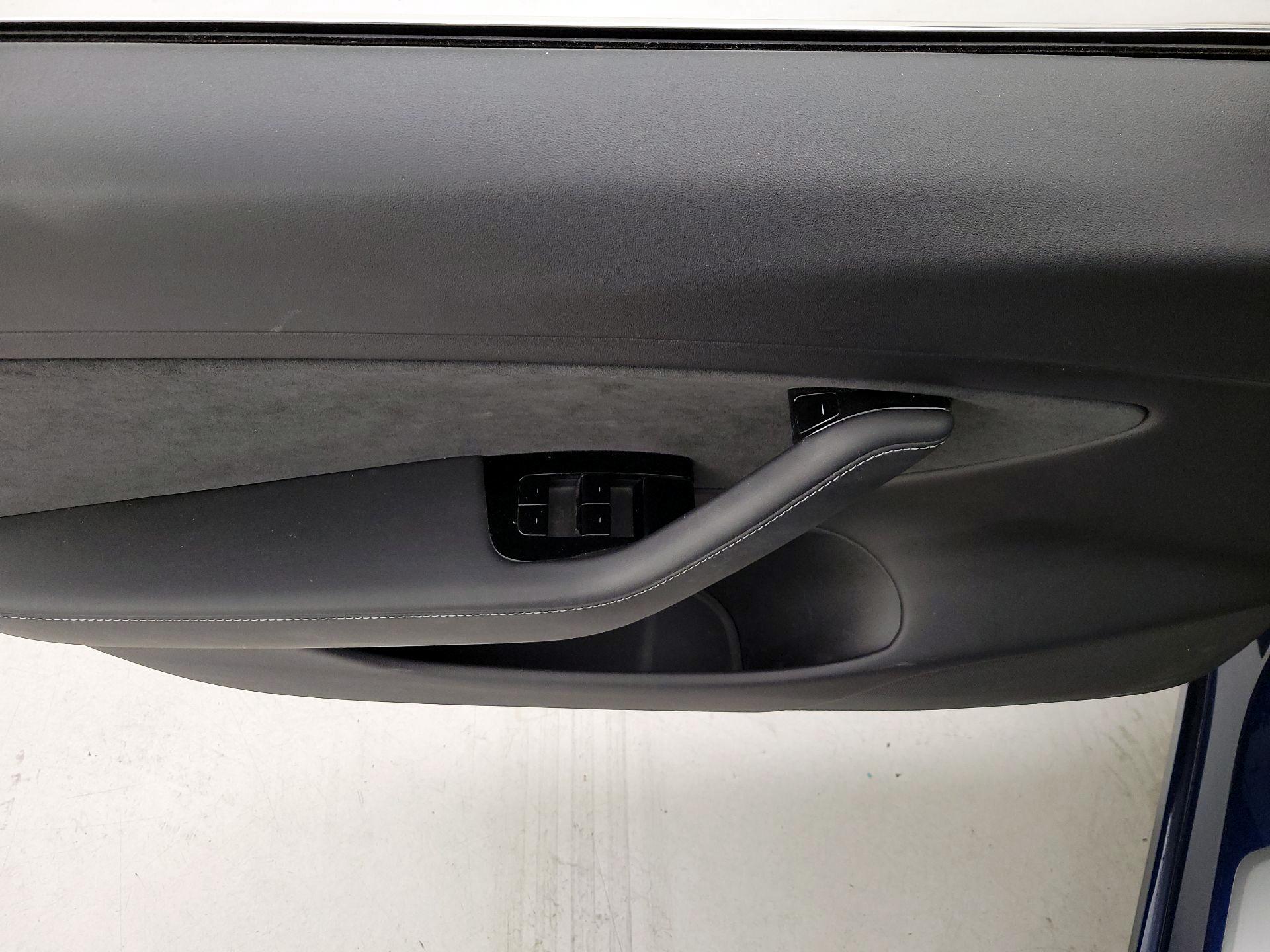 Thumbnail: 2020 Tesla Model 3 - 12