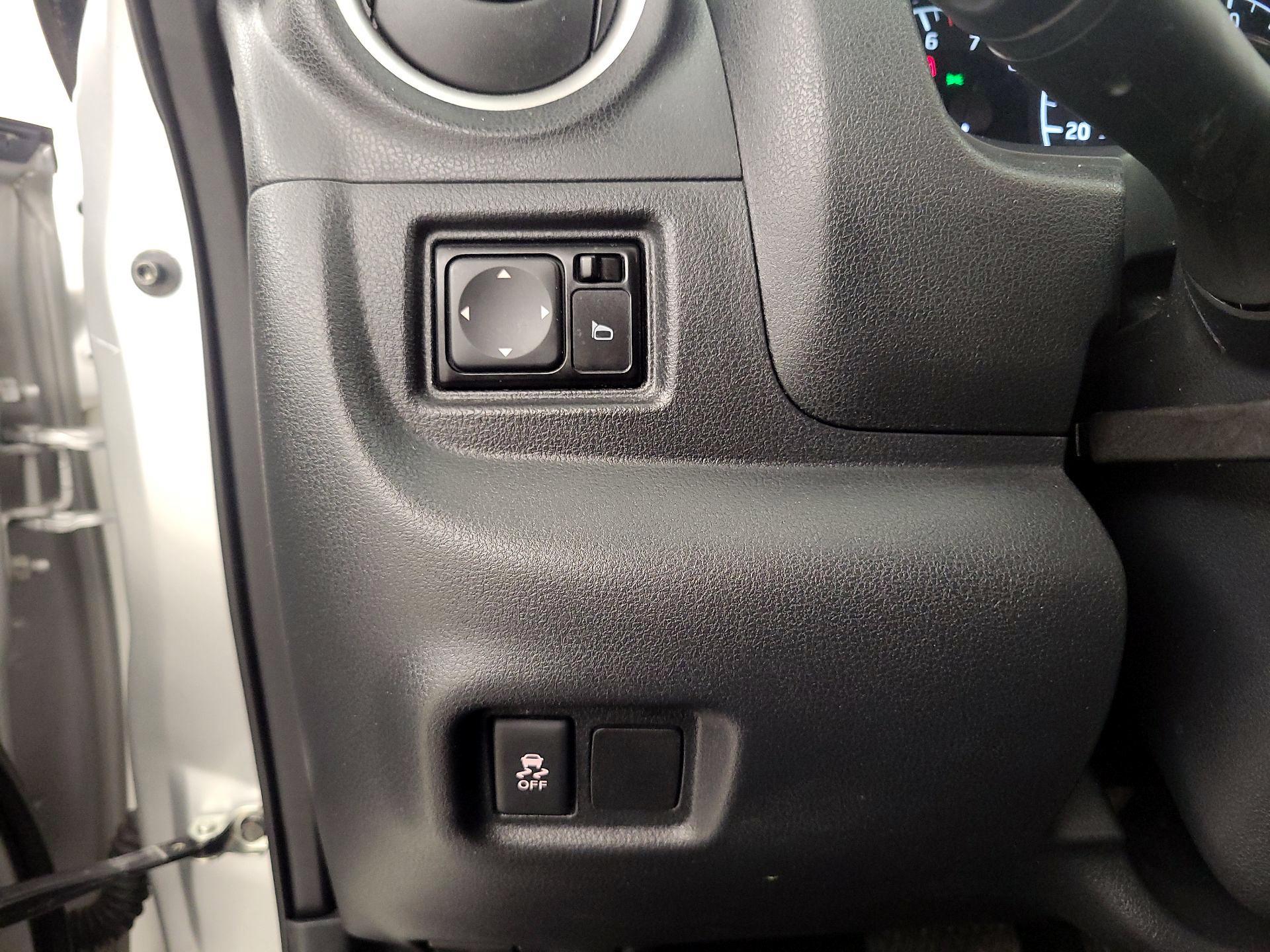 Thumbnail: 2018 Nissan Versa Note - 13
