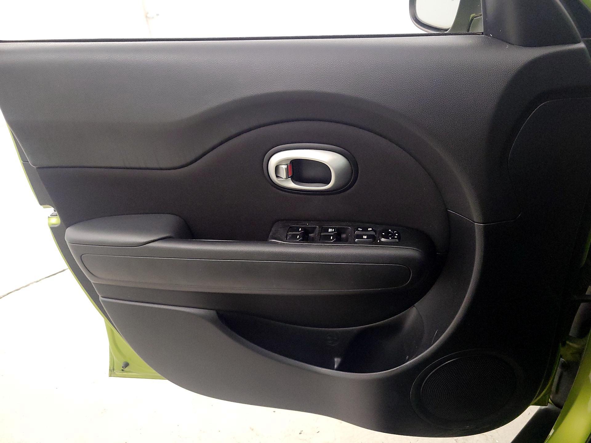 Thumbnail: 2016 Kia Soul - 12