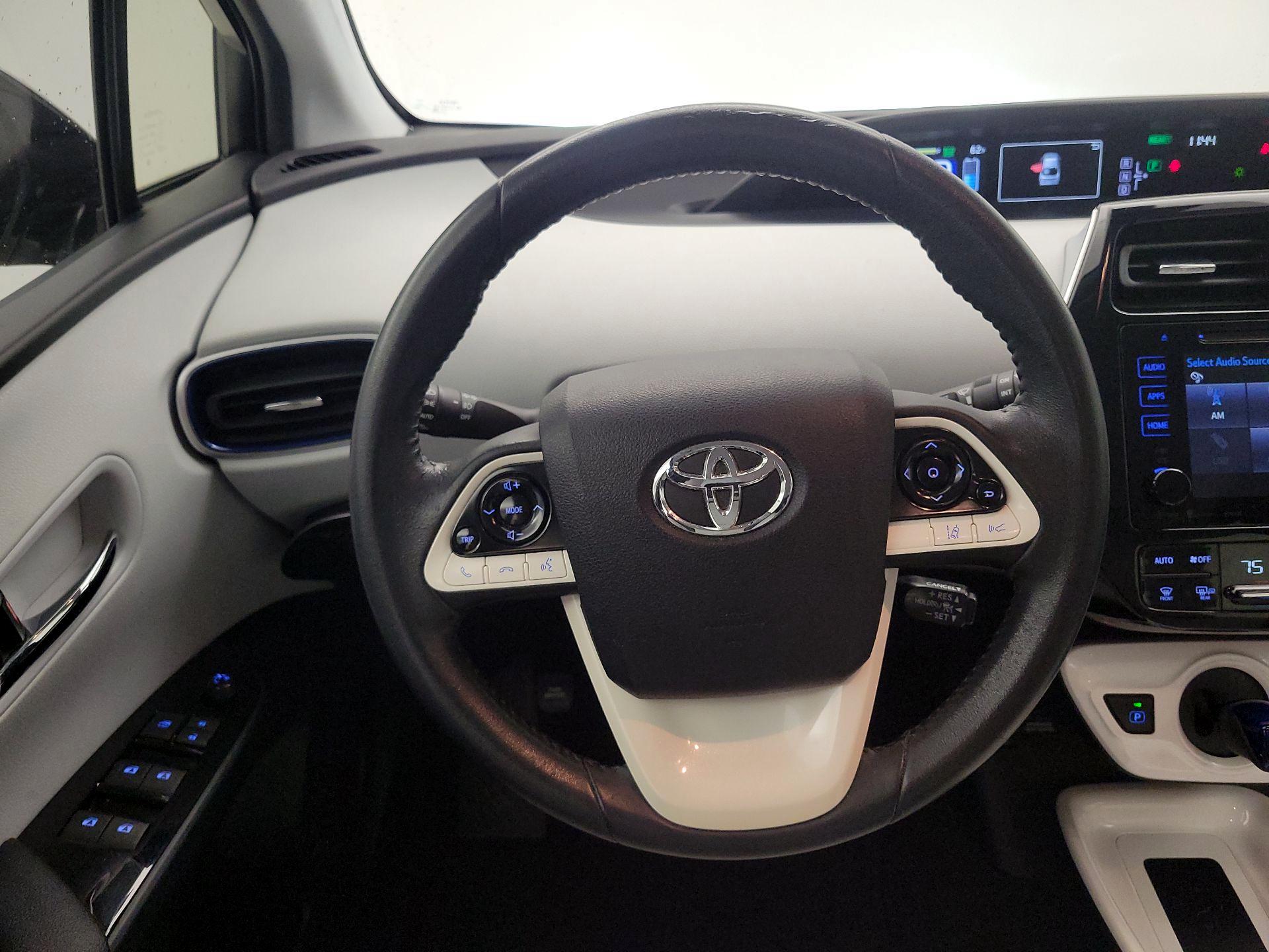 Thumbnail: 2017 Toyota Prius - 10
