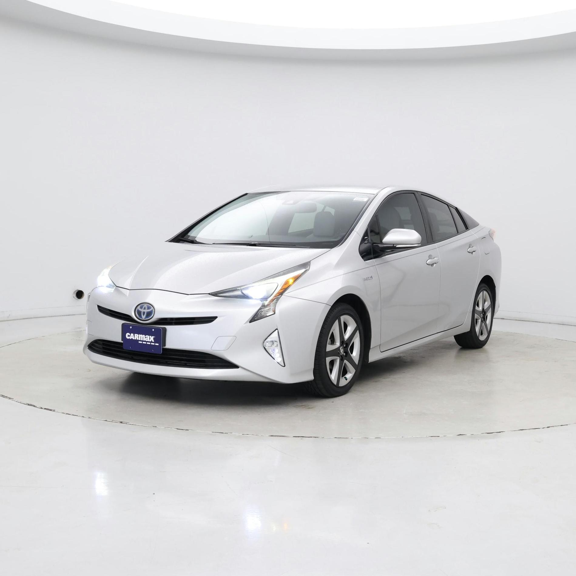 Thumbnail: 2017 Toyota Prius - 4