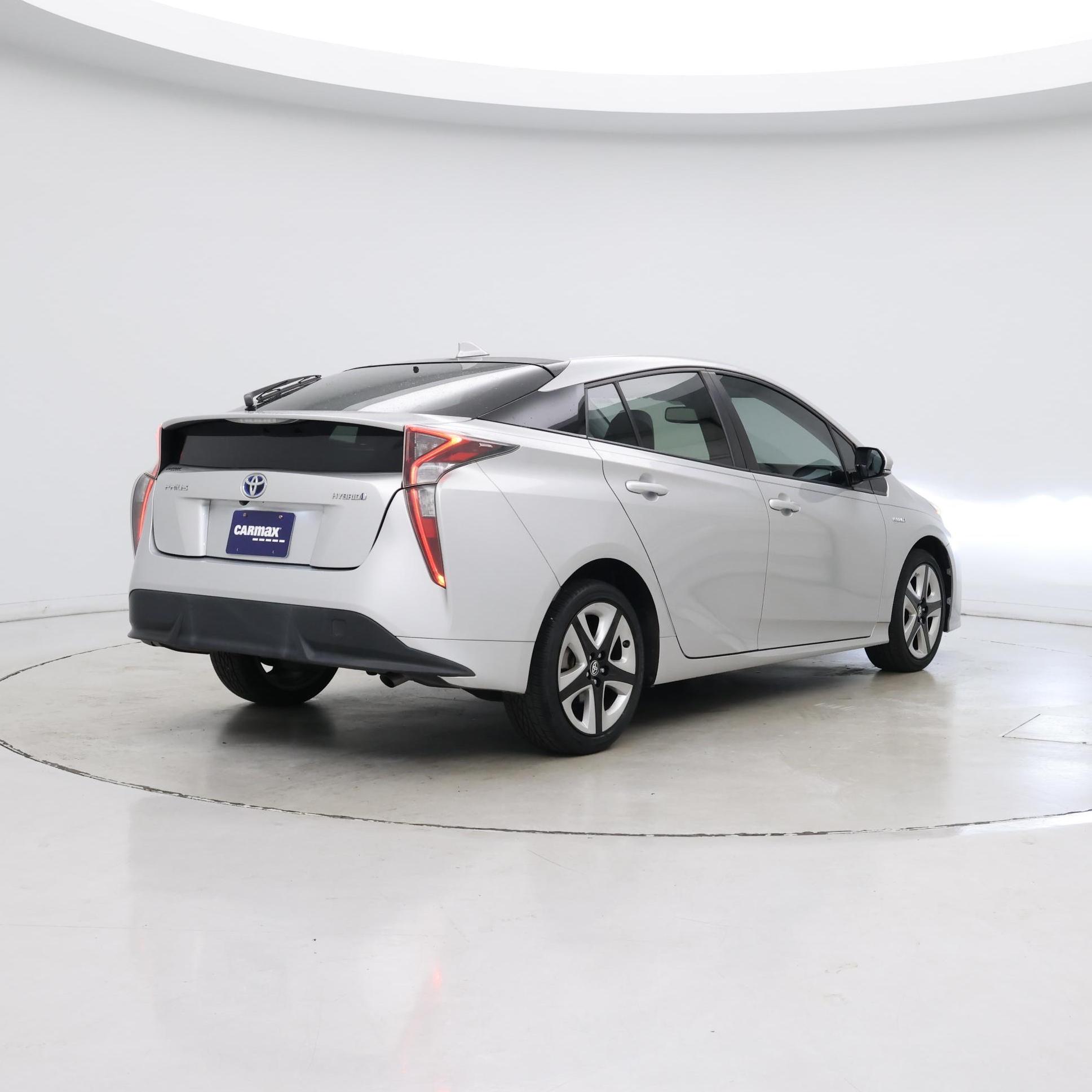 Thumbnail: 2017 Toyota Prius - 8