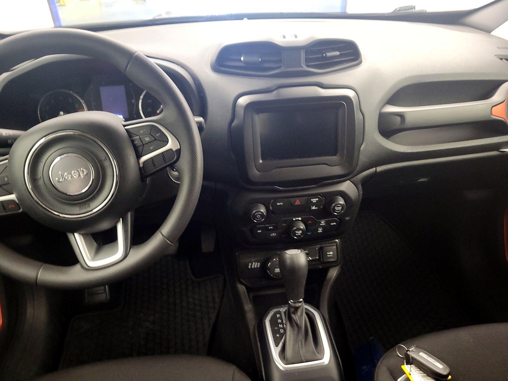 Thumbnail: 2021 Jeep Renegade - 9