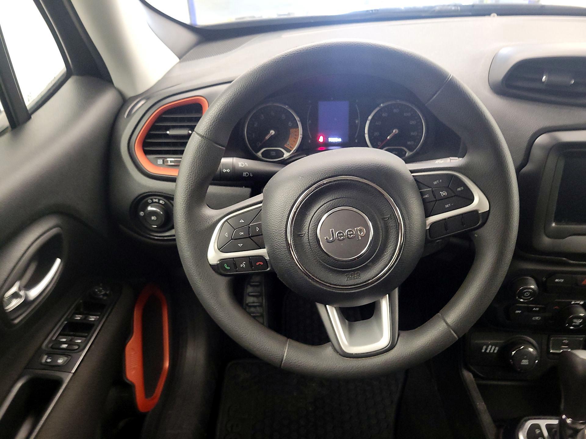 Thumbnail: 2021 Jeep Renegade - 10