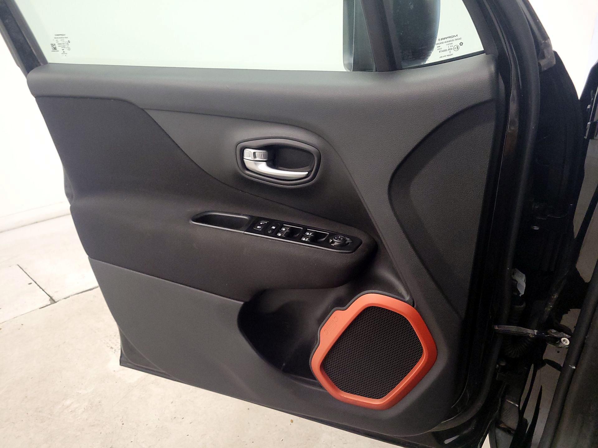 Thumbnail: 2021 Jeep Renegade - 12