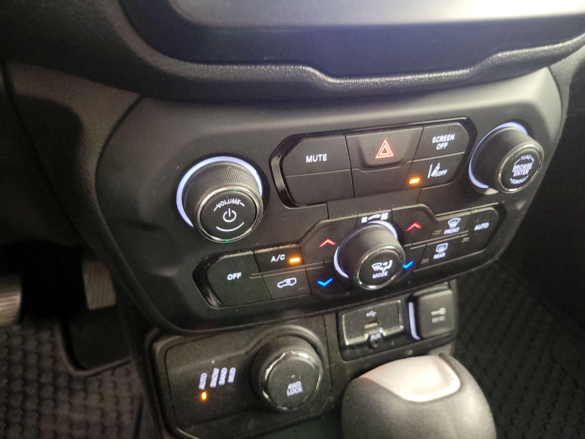 Thumbnail: 2021 Jeep Renegade - 16