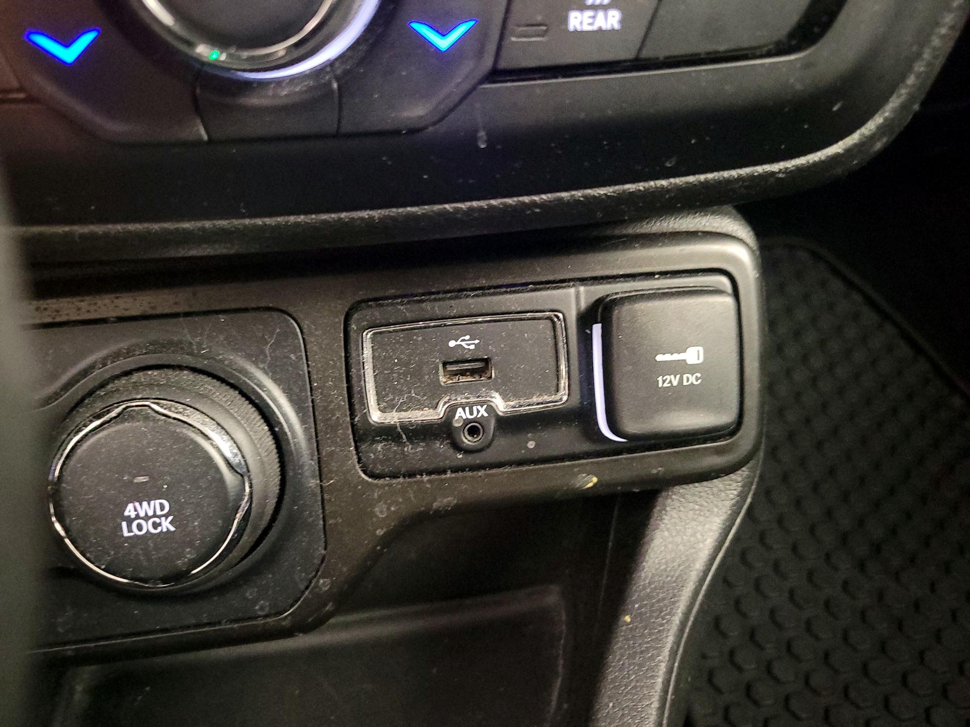 Thumbnail: 2021 Jeep Renegade - 18