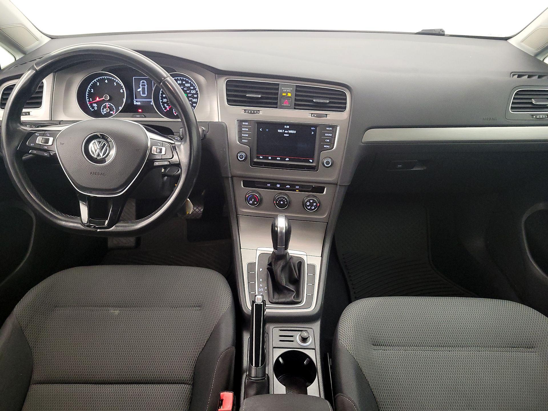 Thumbnail: 2016 Volkswagen Golf - 9