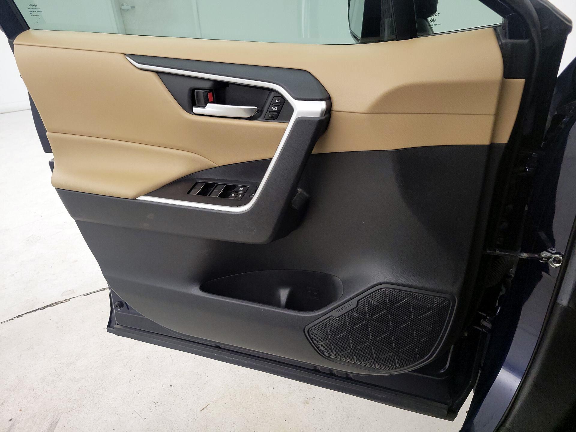 Thumbnail: 2021 Toyota RAV4 - 12