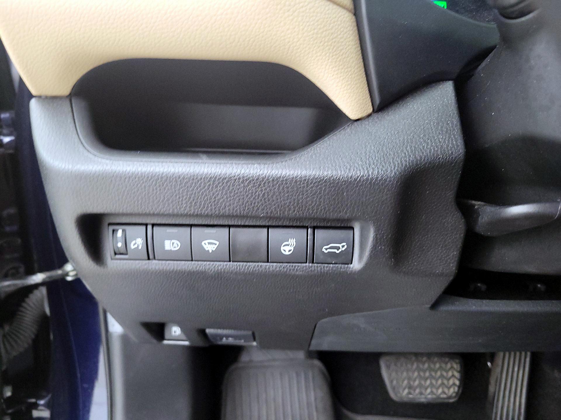 Thumbnail: 2021 Toyota RAV4 - 13