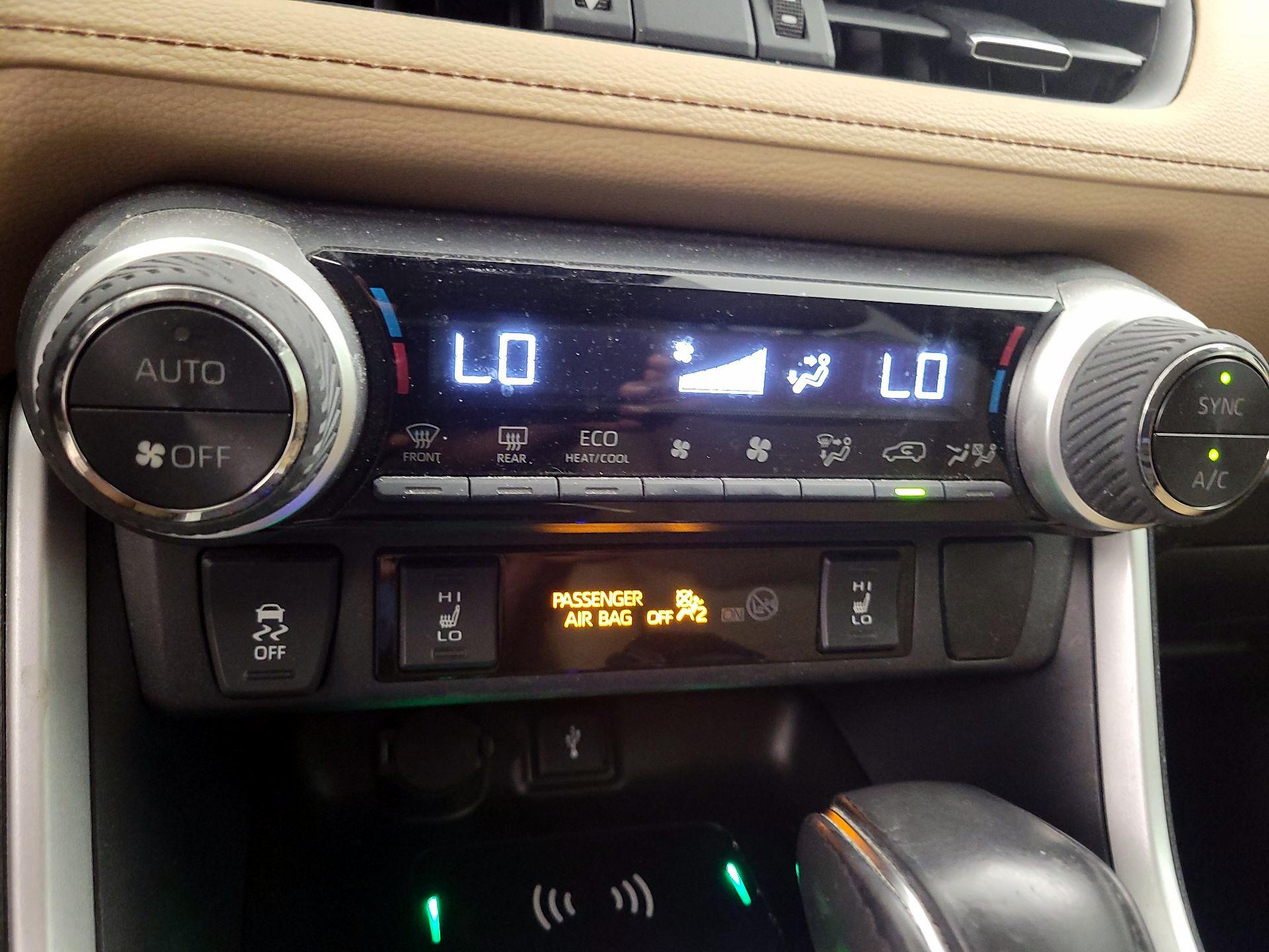Thumbnail: 2021 Toyota RAV4 - 16