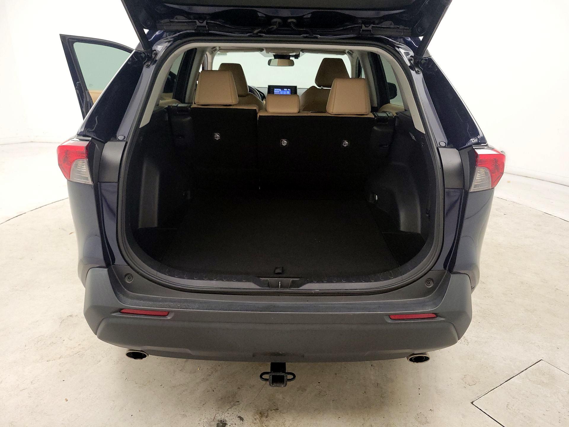 Thumbnail: 2021 Toyota RAV4 - 20