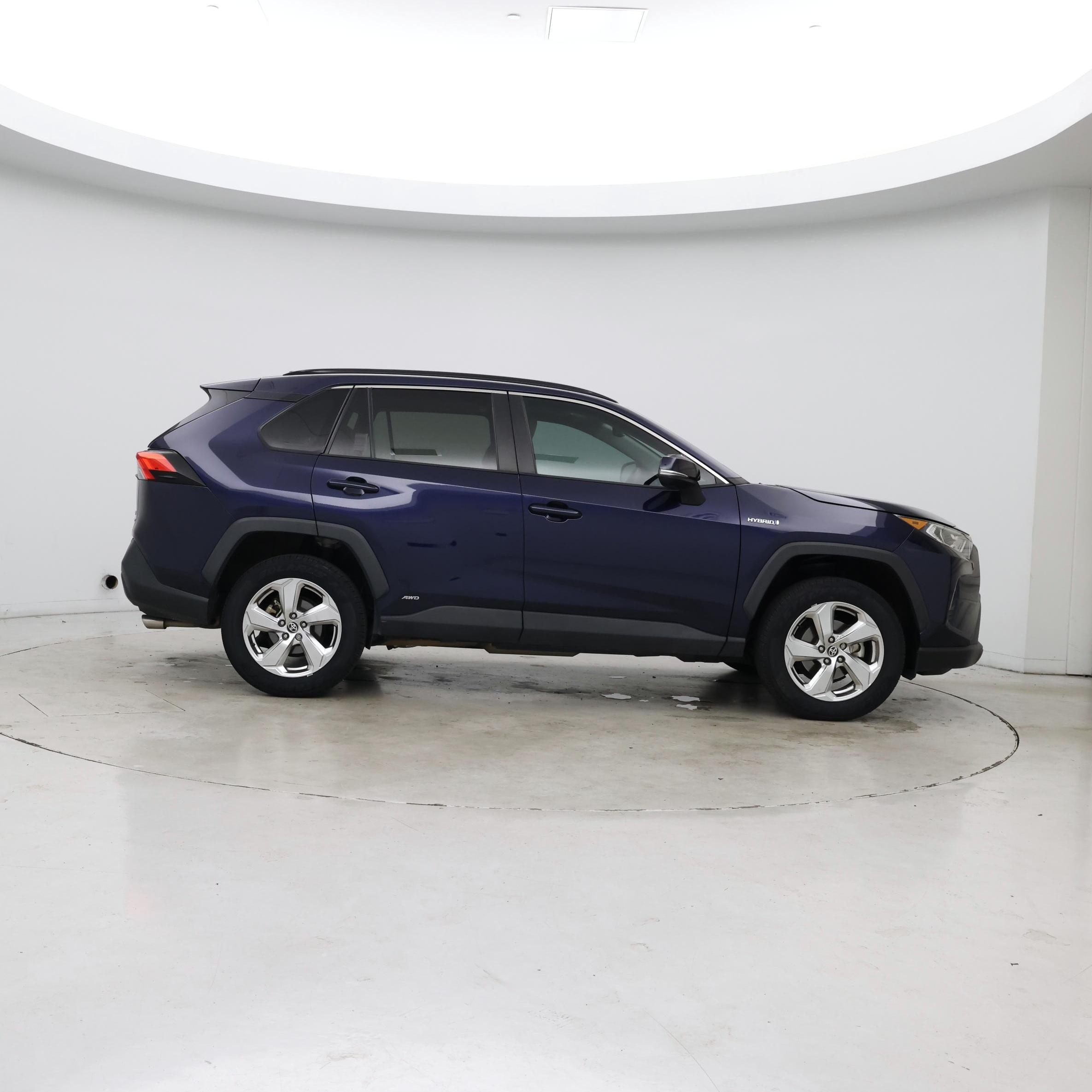Thumbnail: 2021 Toyota RAV4 - 7