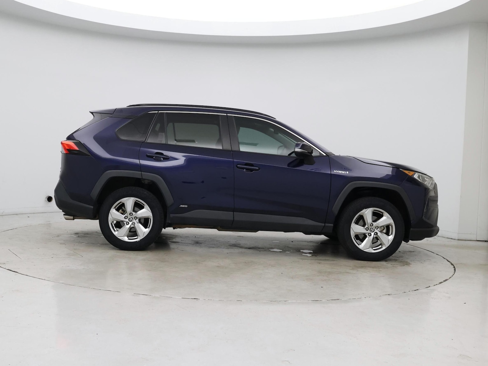 2021 Toyota RAV4 XLE Premium - Photo 8