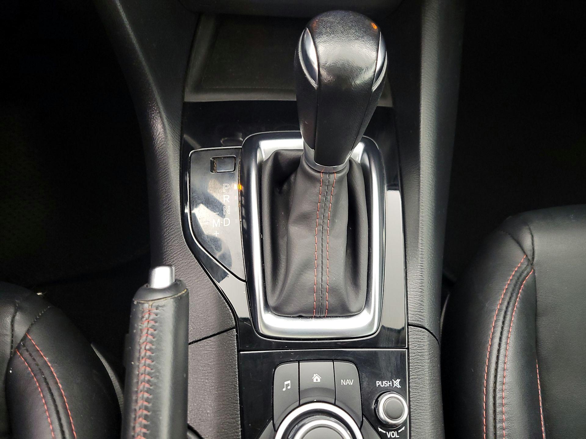 Thumbnail: 2015 Mazda Mazda3 - 17