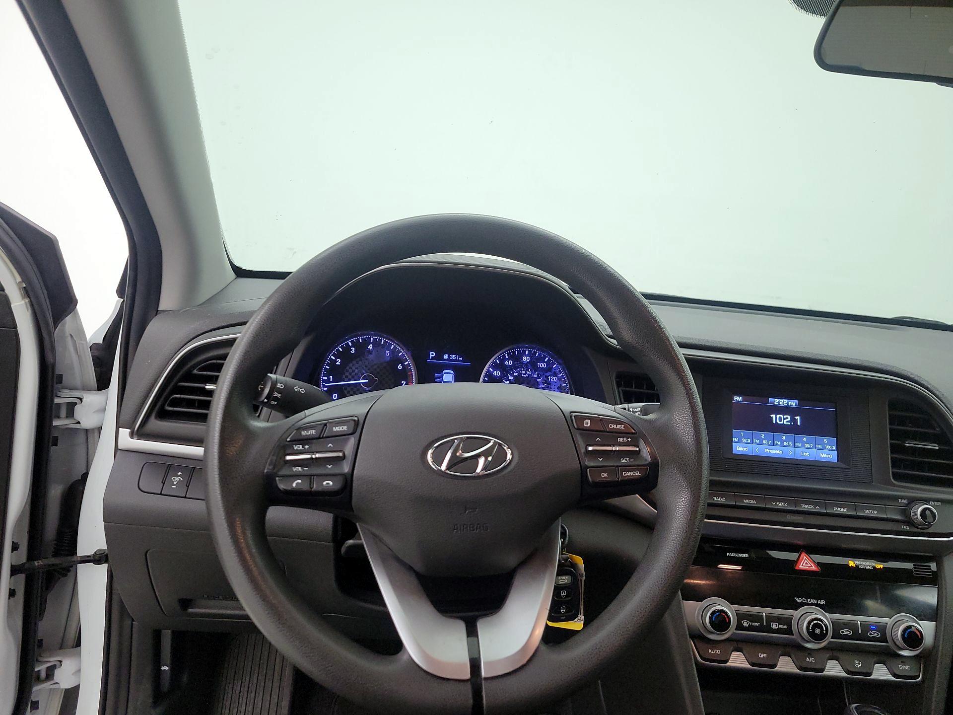 Thumbnail: 2020 Hyundai Elantra - 10