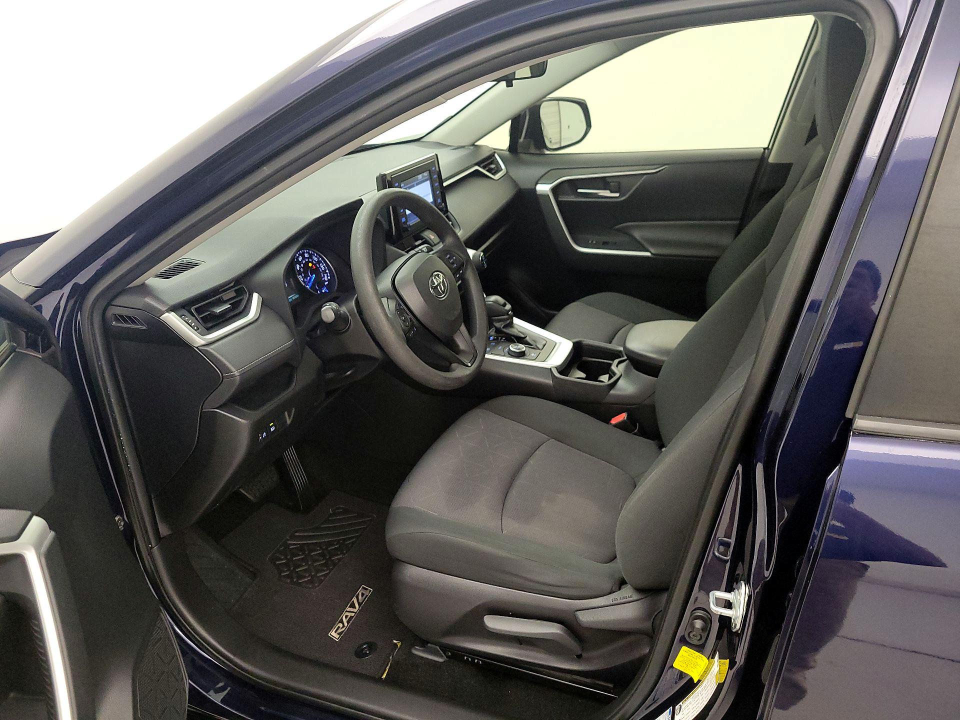 Thumbnail: 2019 Toyota RAV4 - 11