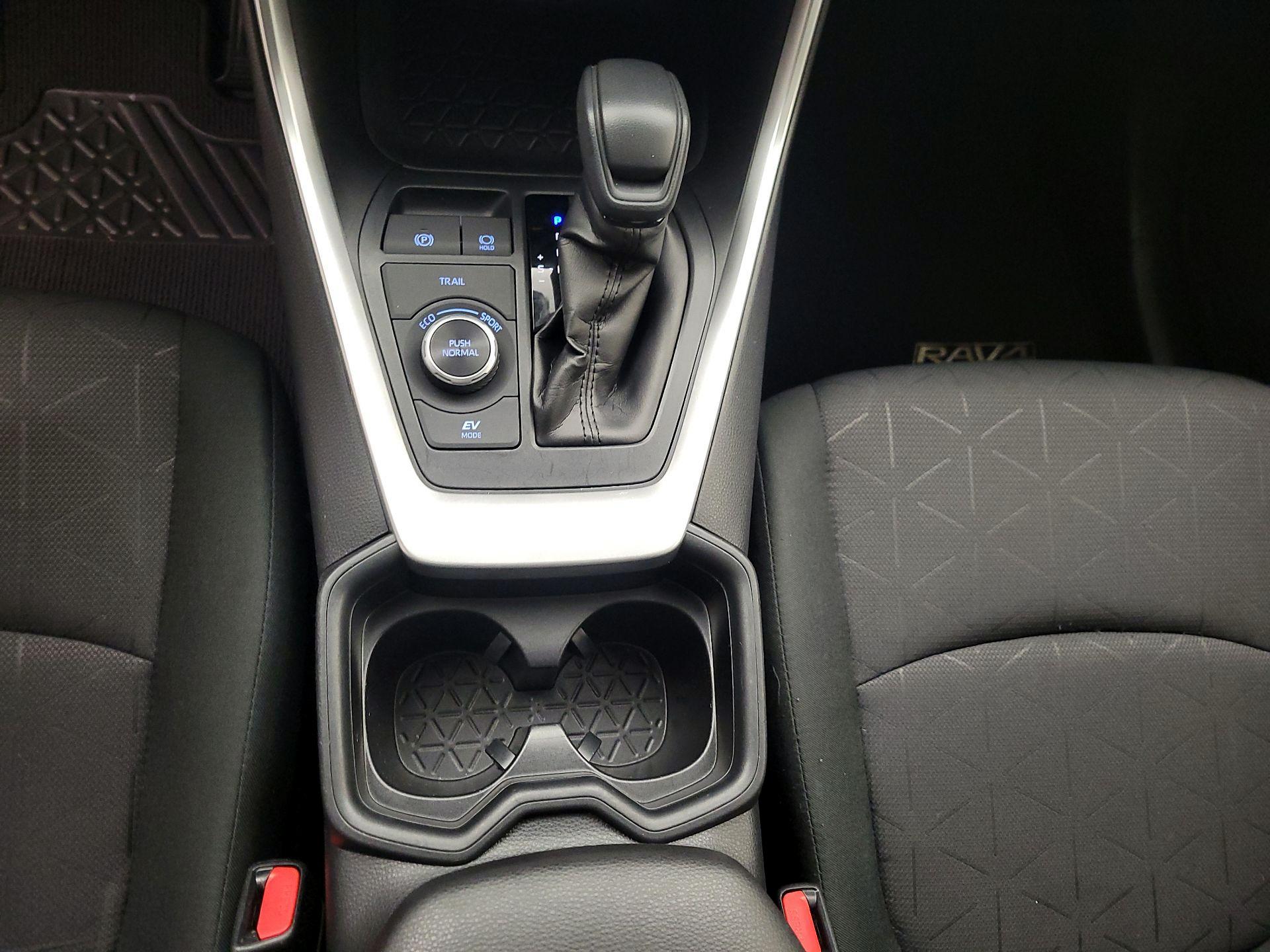 Thumbnail: 2019 Toyota RAV4 - 18