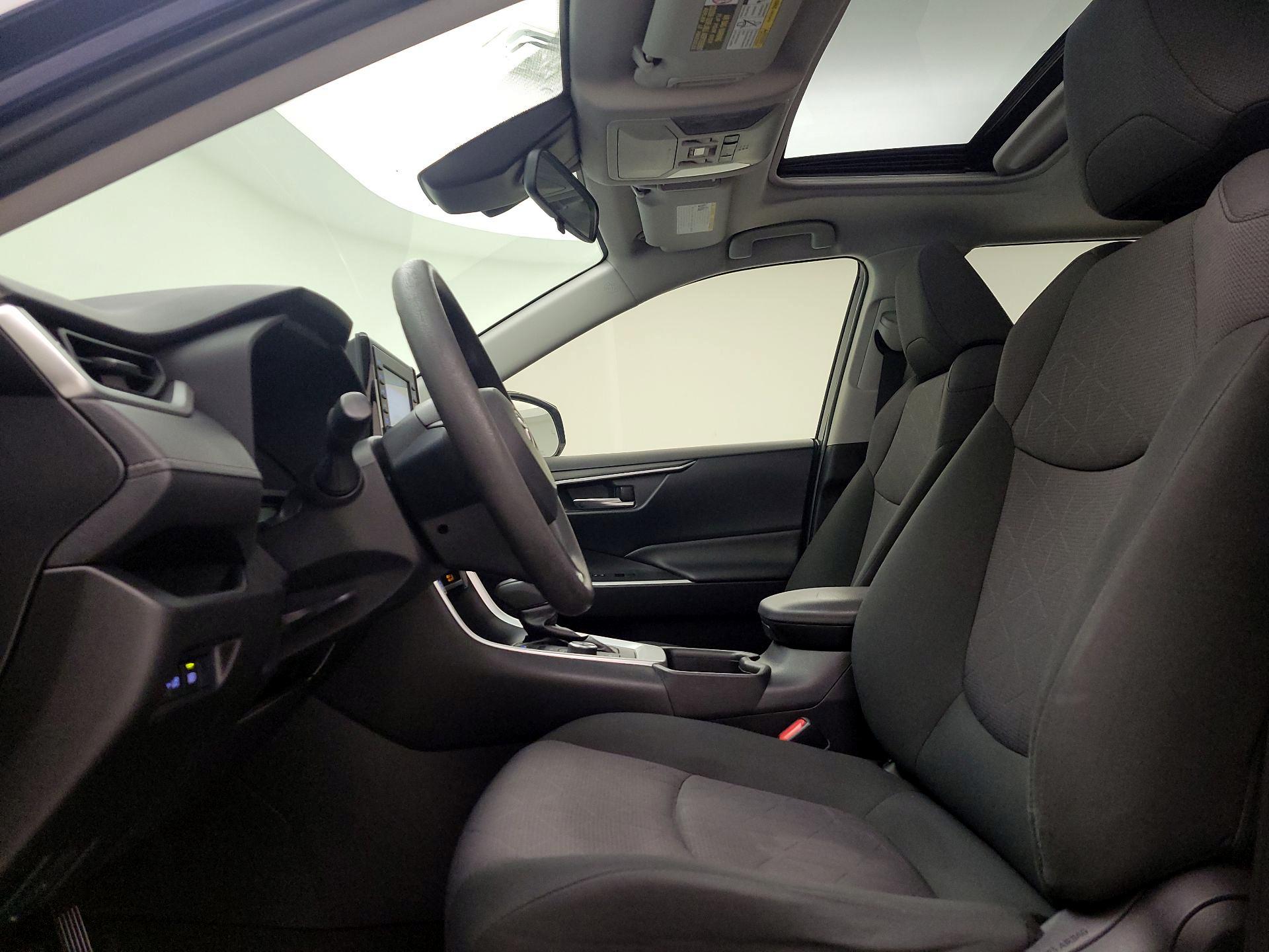 Thumbnail: 2019 Toyota RAV4 - 20