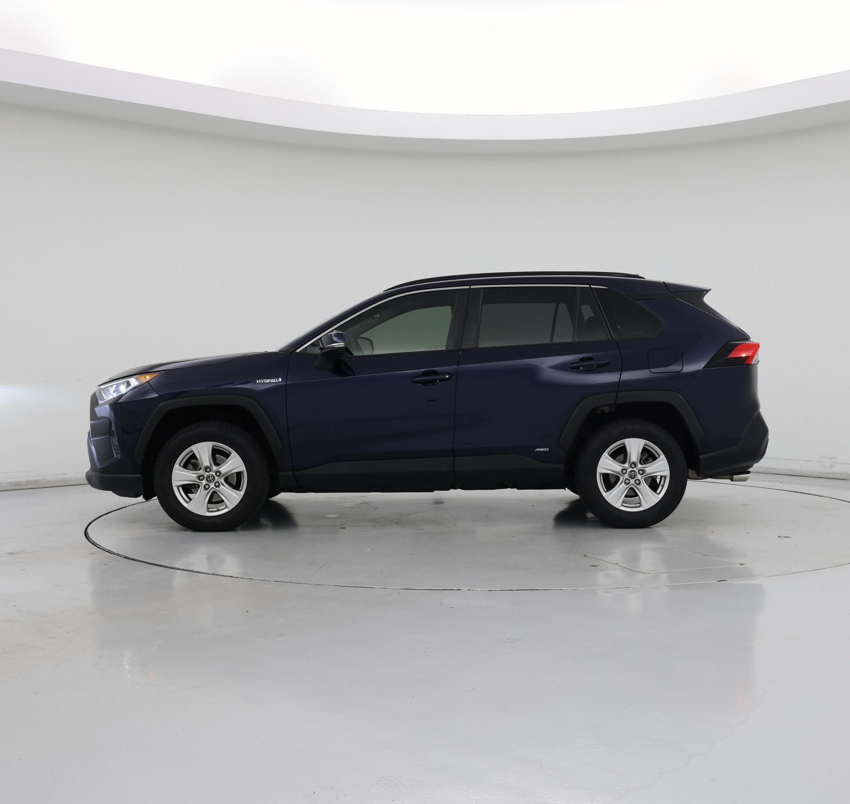 Thumbnail: 2019 Toyota RAV4 - 3