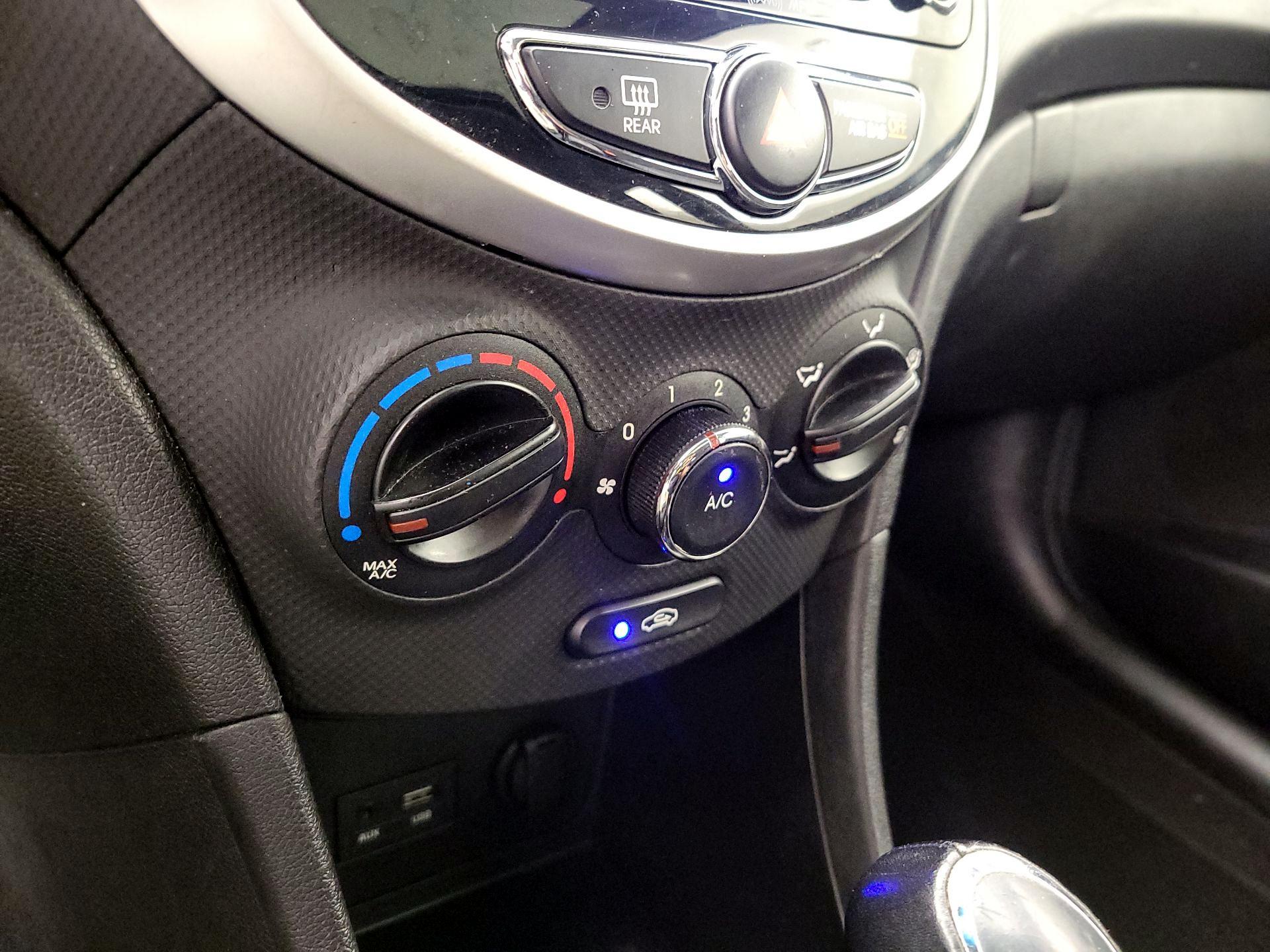 Thumbnail: 2014 Hyundai Accent - 15