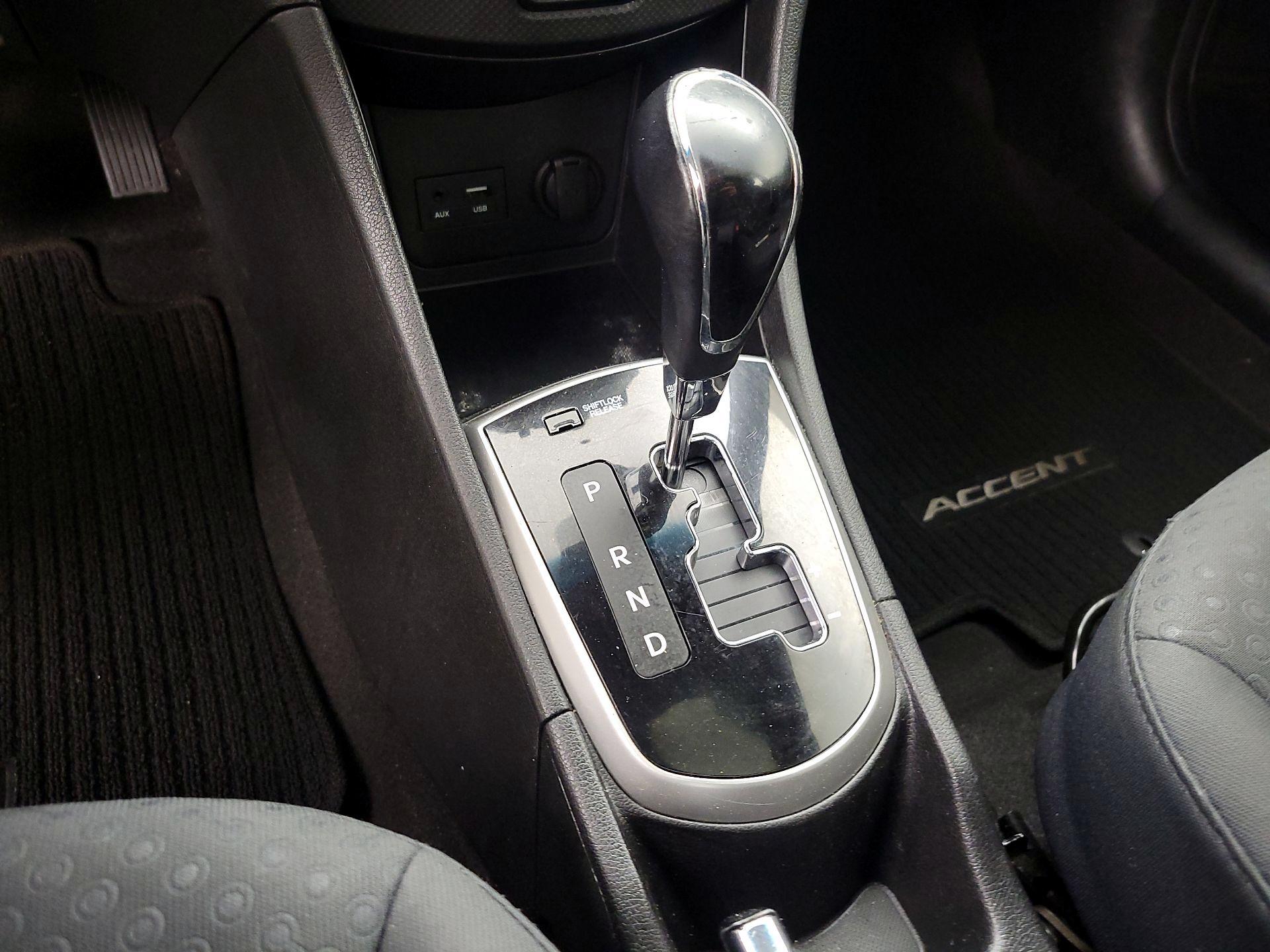 Thumbnail: 2014 Hyundai Accent - 16