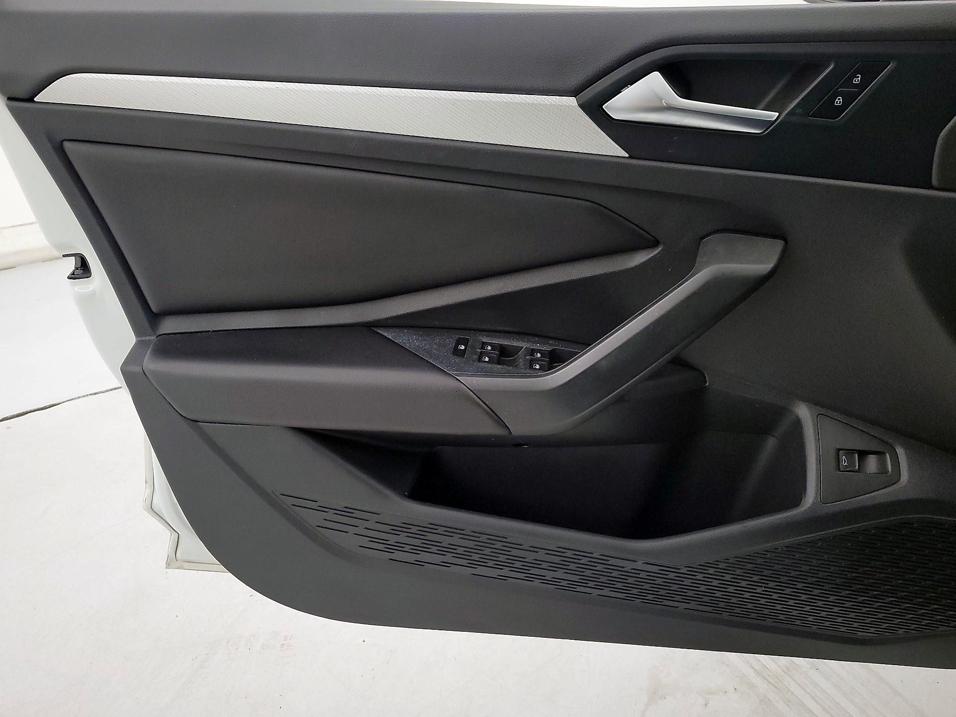 Thumbnail: 2019 Volkswagen Jetta - 12