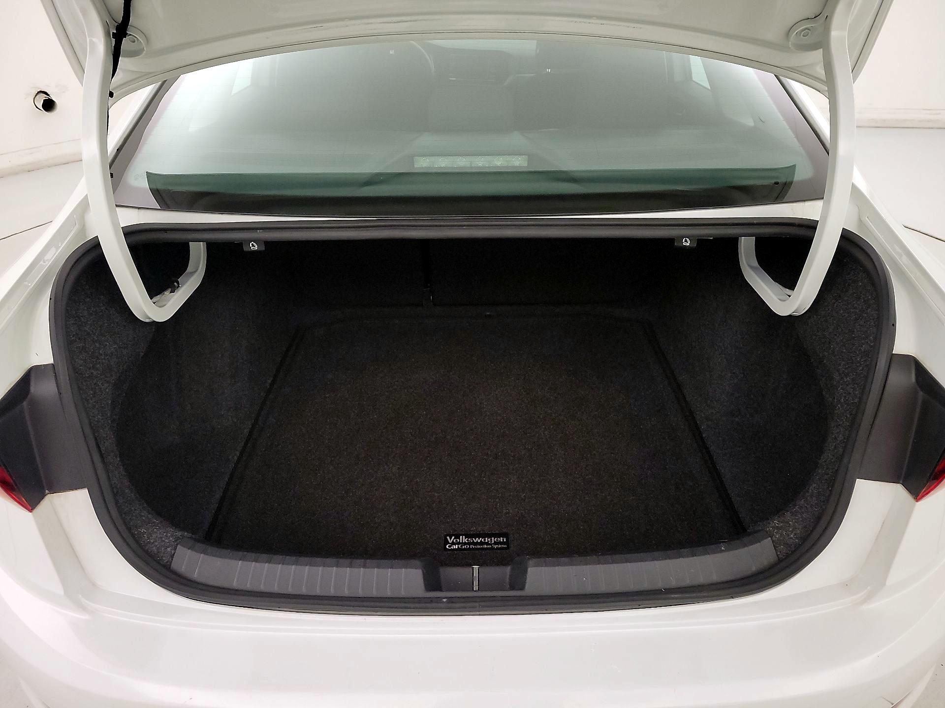 Thumbnail: 2019 Volkswagen Jetta - 20