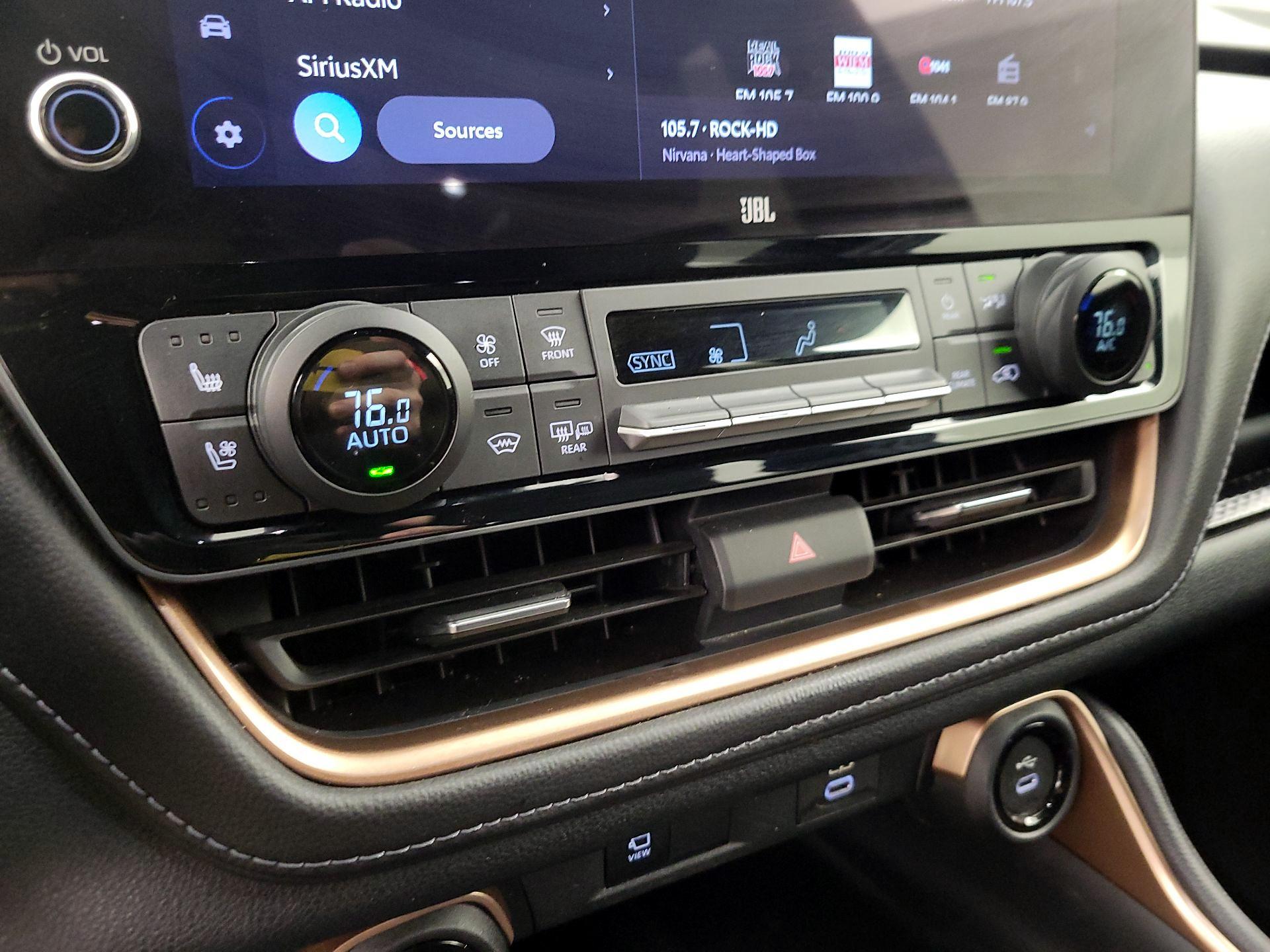 Thumbnail: 2024 Toyota Highlander - 16