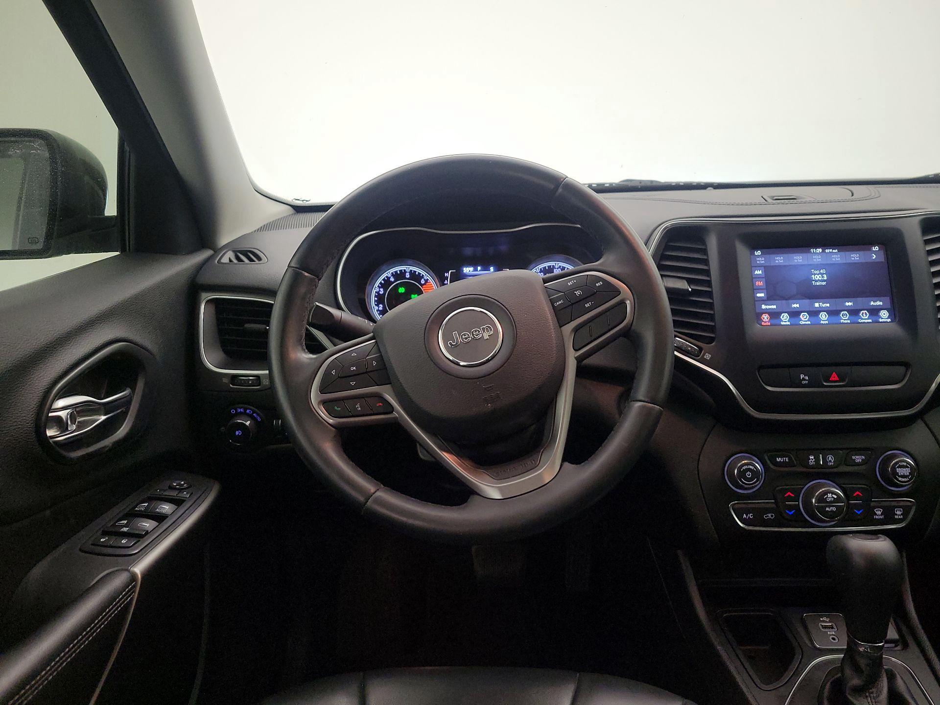 Thumbnail: 2019 Jeep Cherokee - 10
