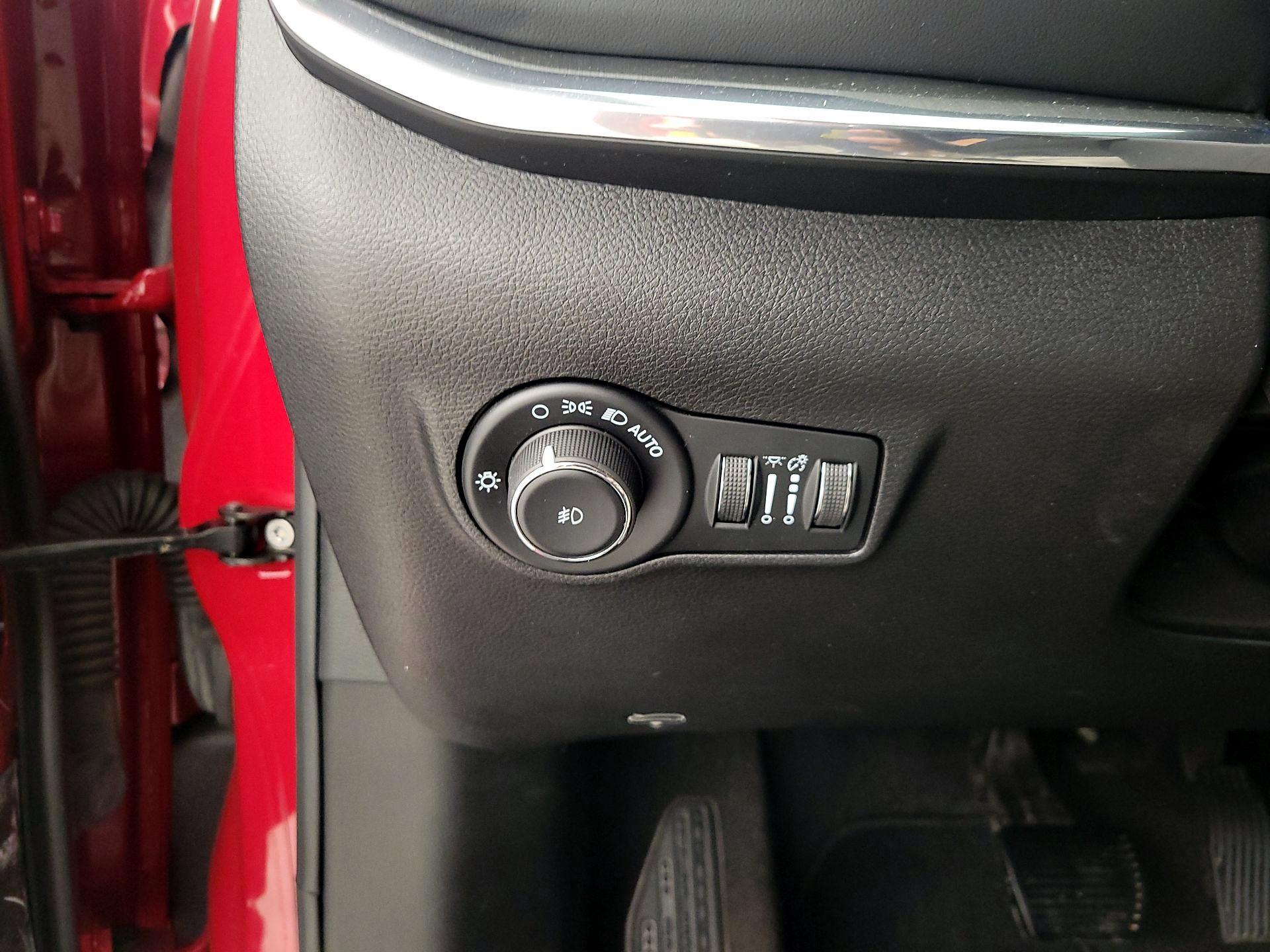 Thumbnail: 2022 Jeep Compass - 13