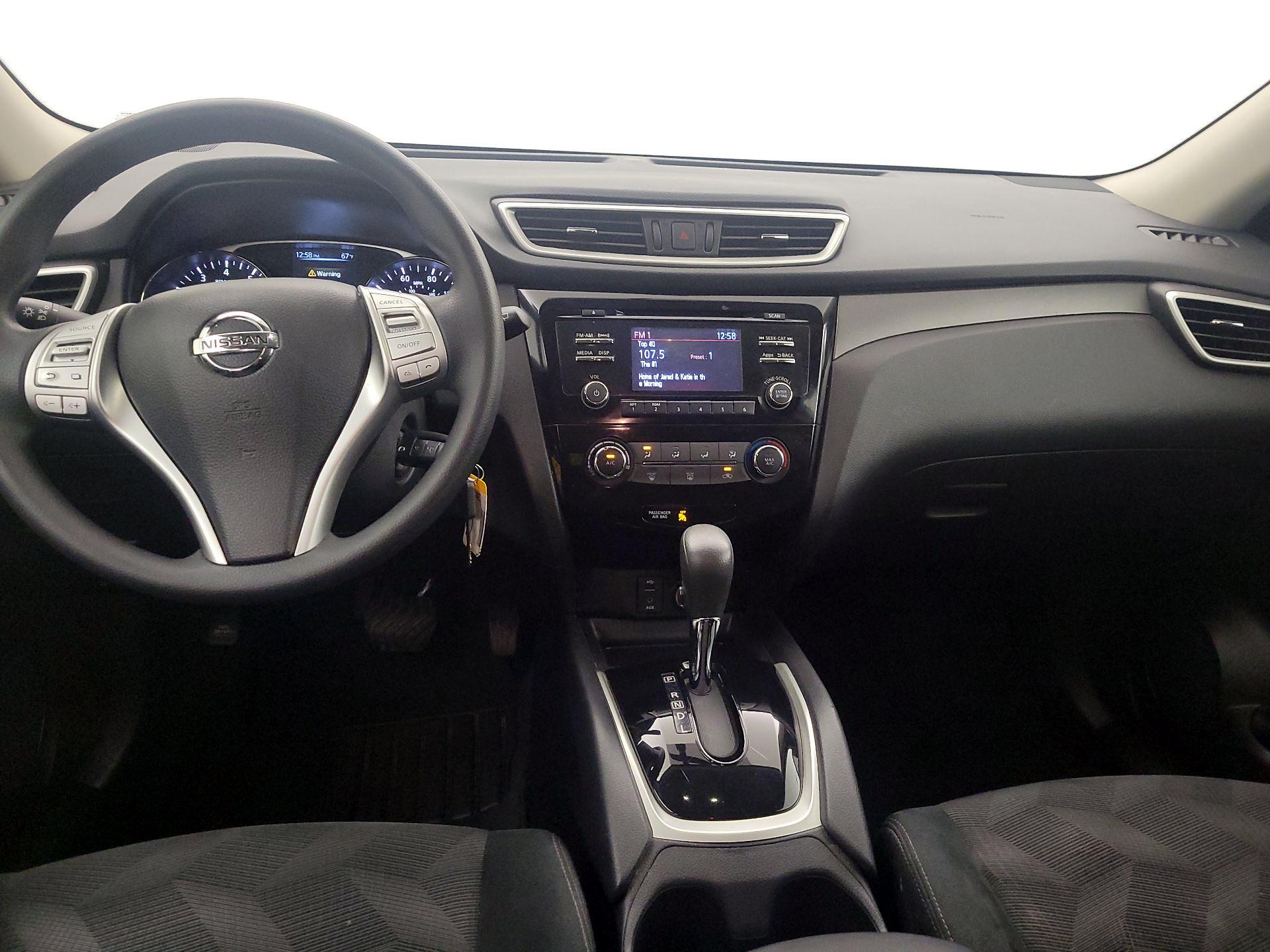 Thumbnail: 2016 Nissan Rogue - 9