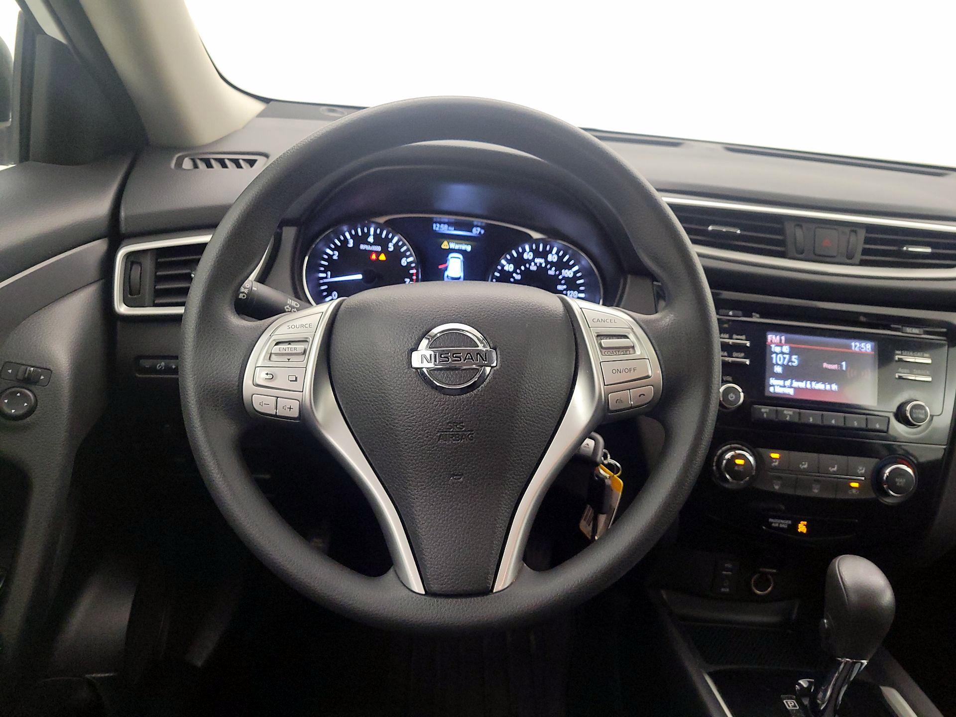 Thumbnail: 2016 Nissan Rogue - 10