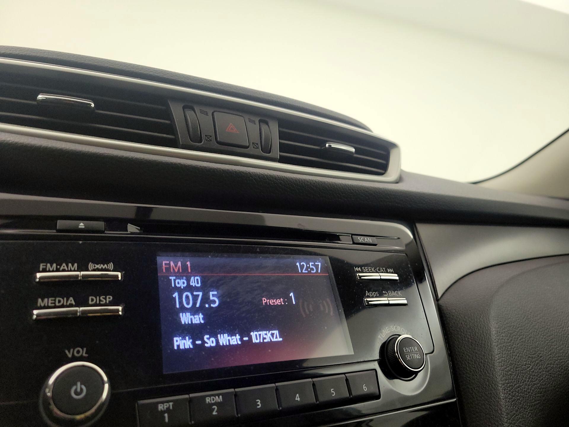 Thumbnail: 2016 Nissan Rogue - 15
