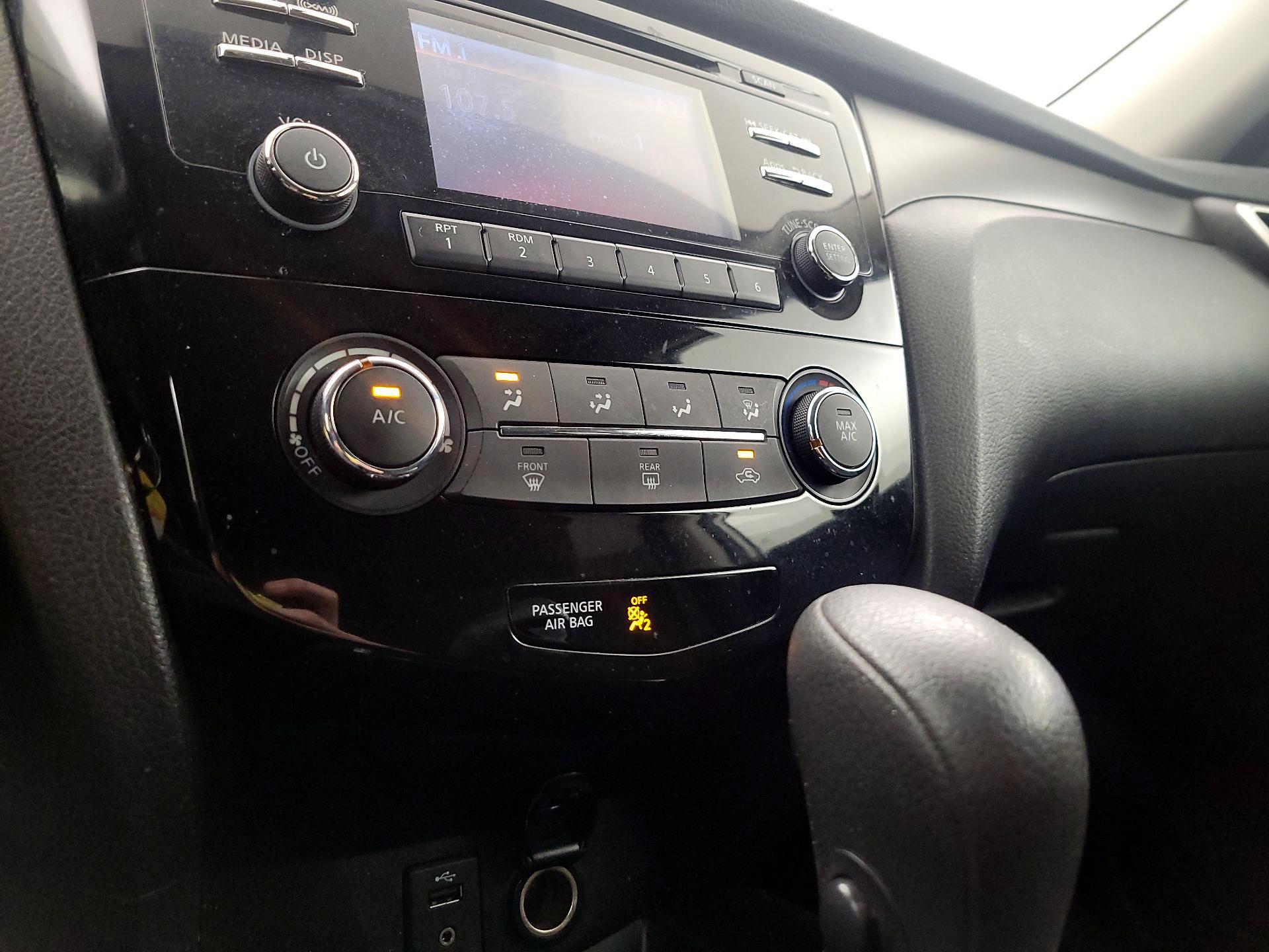 Thumbnail: 2016 Nissan Rogue - 16