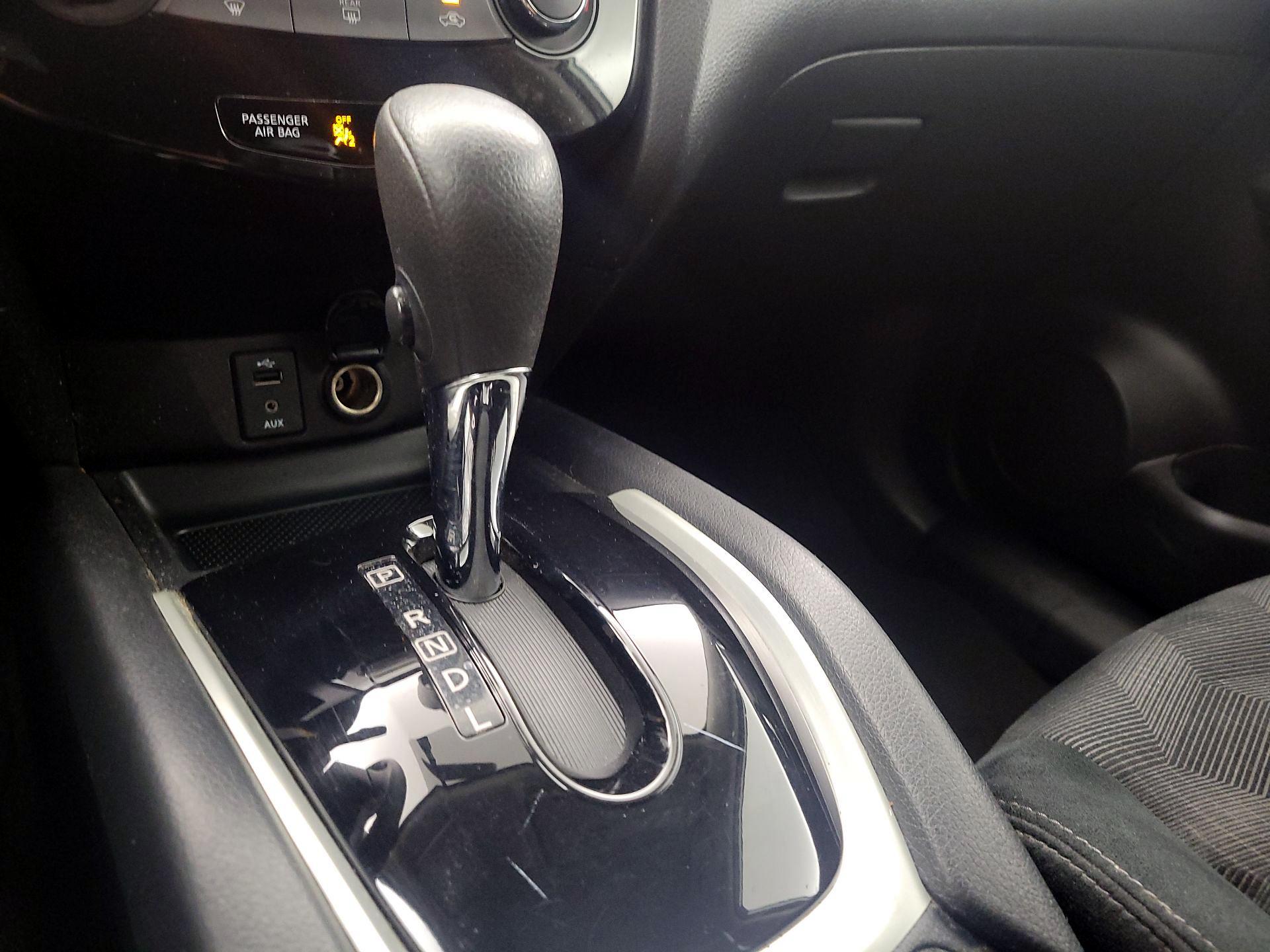 Thumbnail: 2016 Nissan Rogue - 17