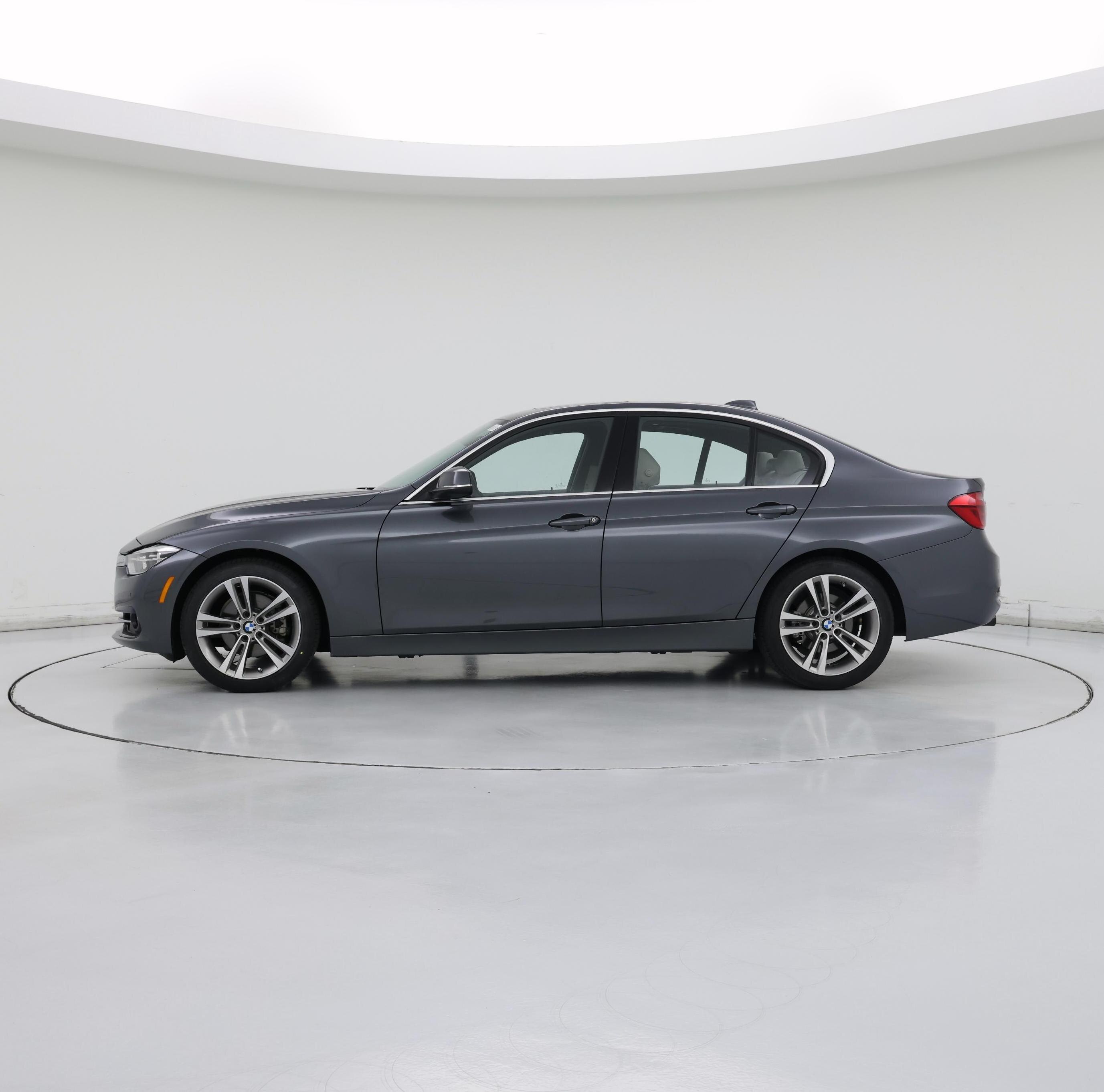 Thumbnail: 2017 BMW 3 Series - 3
