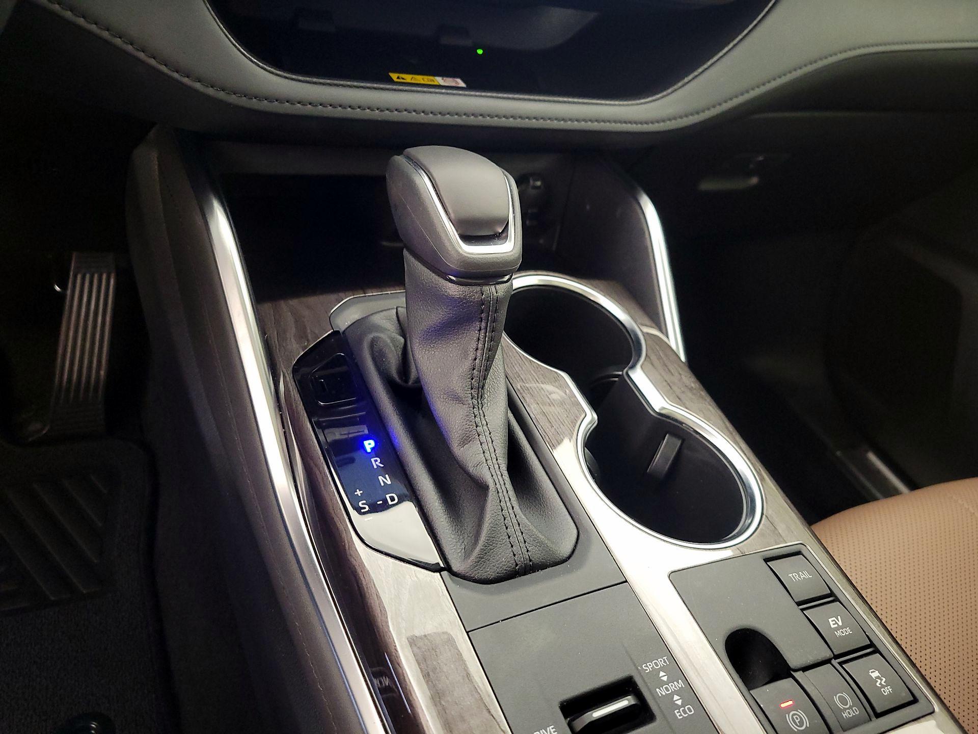 Thumbnail: 2025 Toyota Highlander - 17