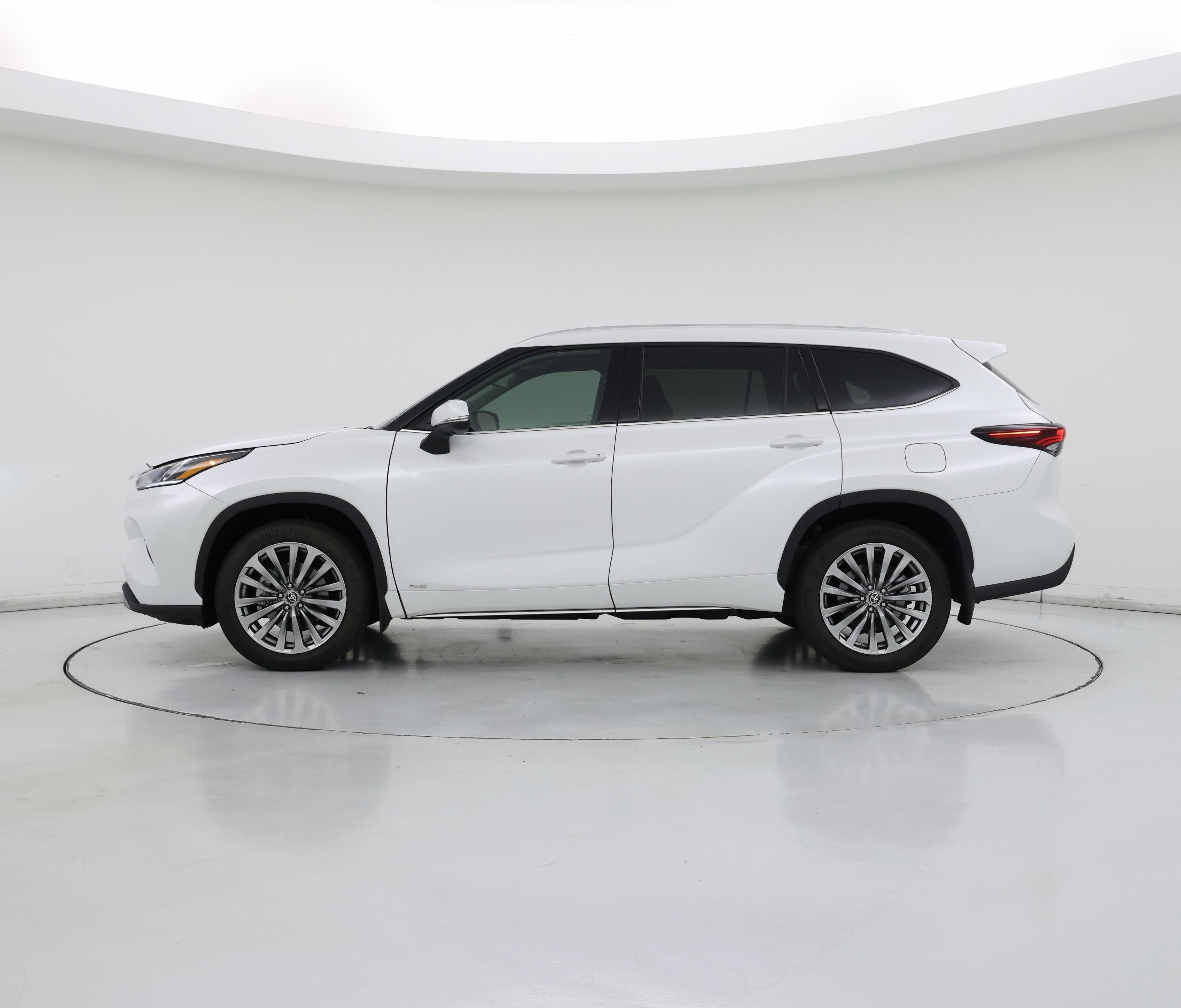Thumbnail: 2025 Toyota Highlander - 3