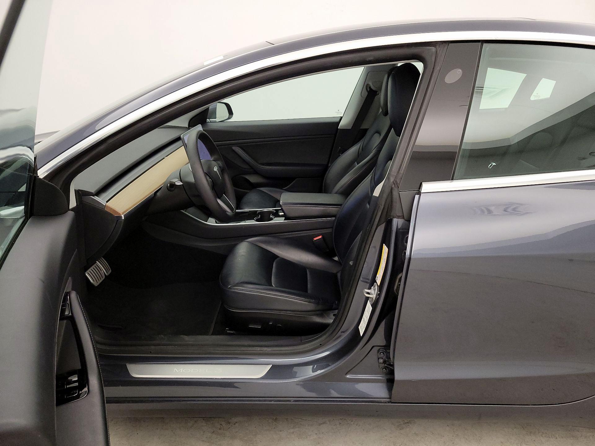 Thumbnail: 2020 Tesla Model 3 - 9