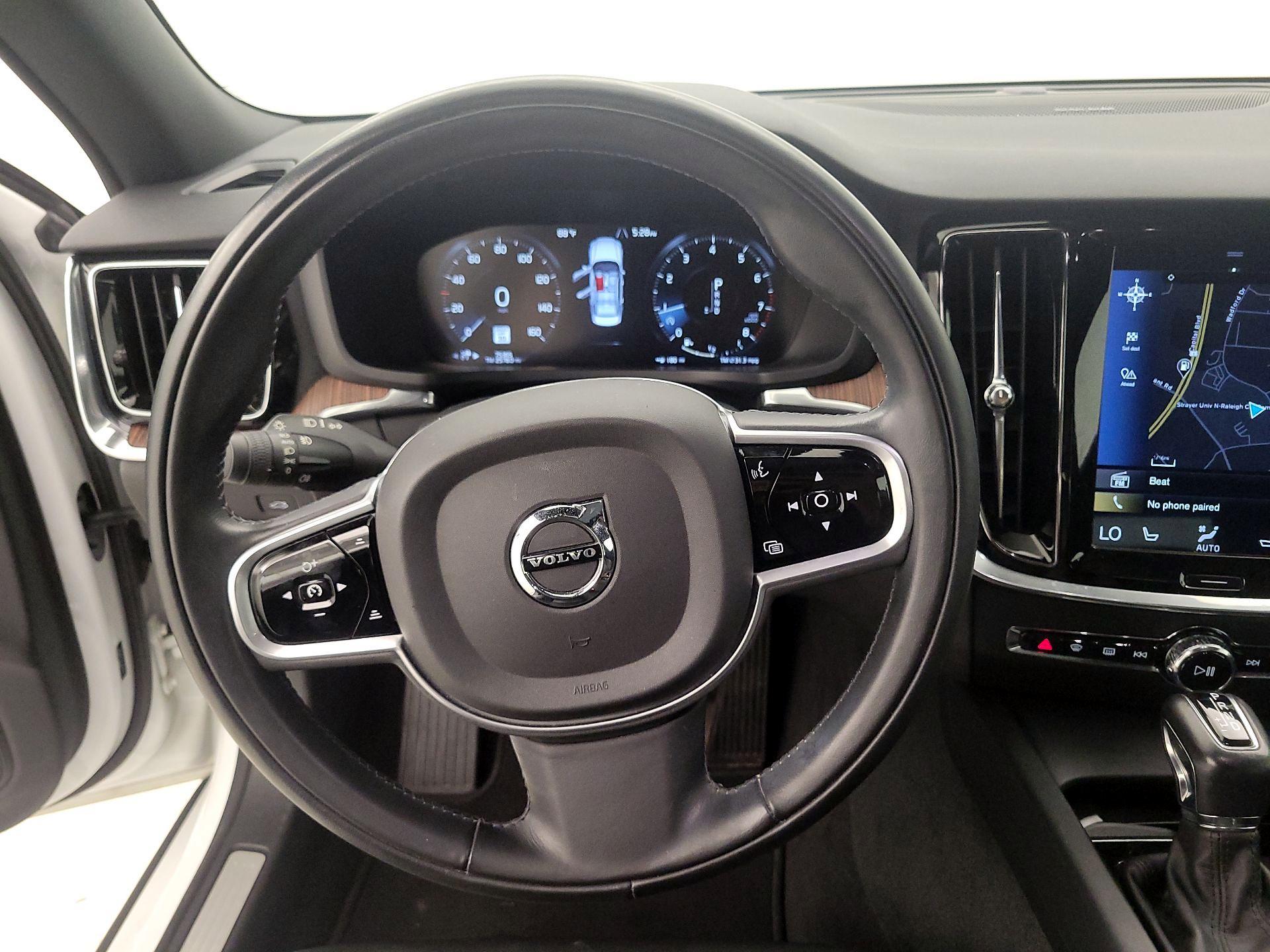 Thumbnail: 2020 Volvo S60 - 10
