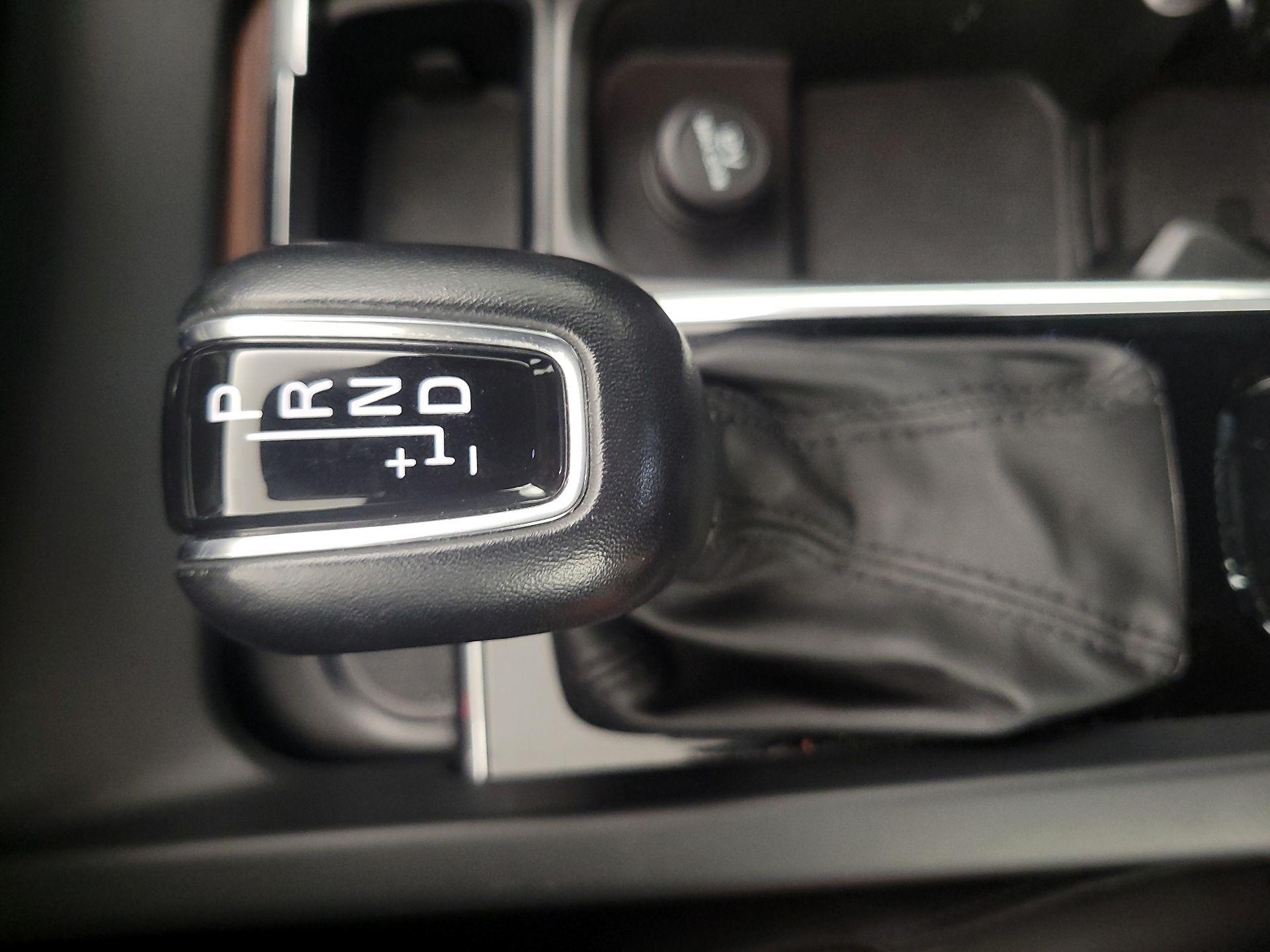 Thumbnail: 2020 Volvo S60 - 18