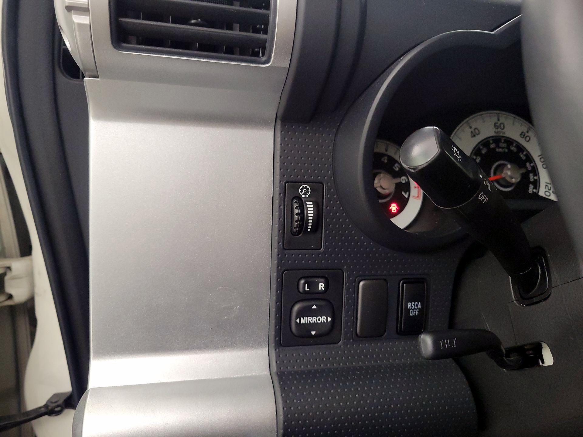Thumbnail: 2014 Toyota FJ Cruiser - 13