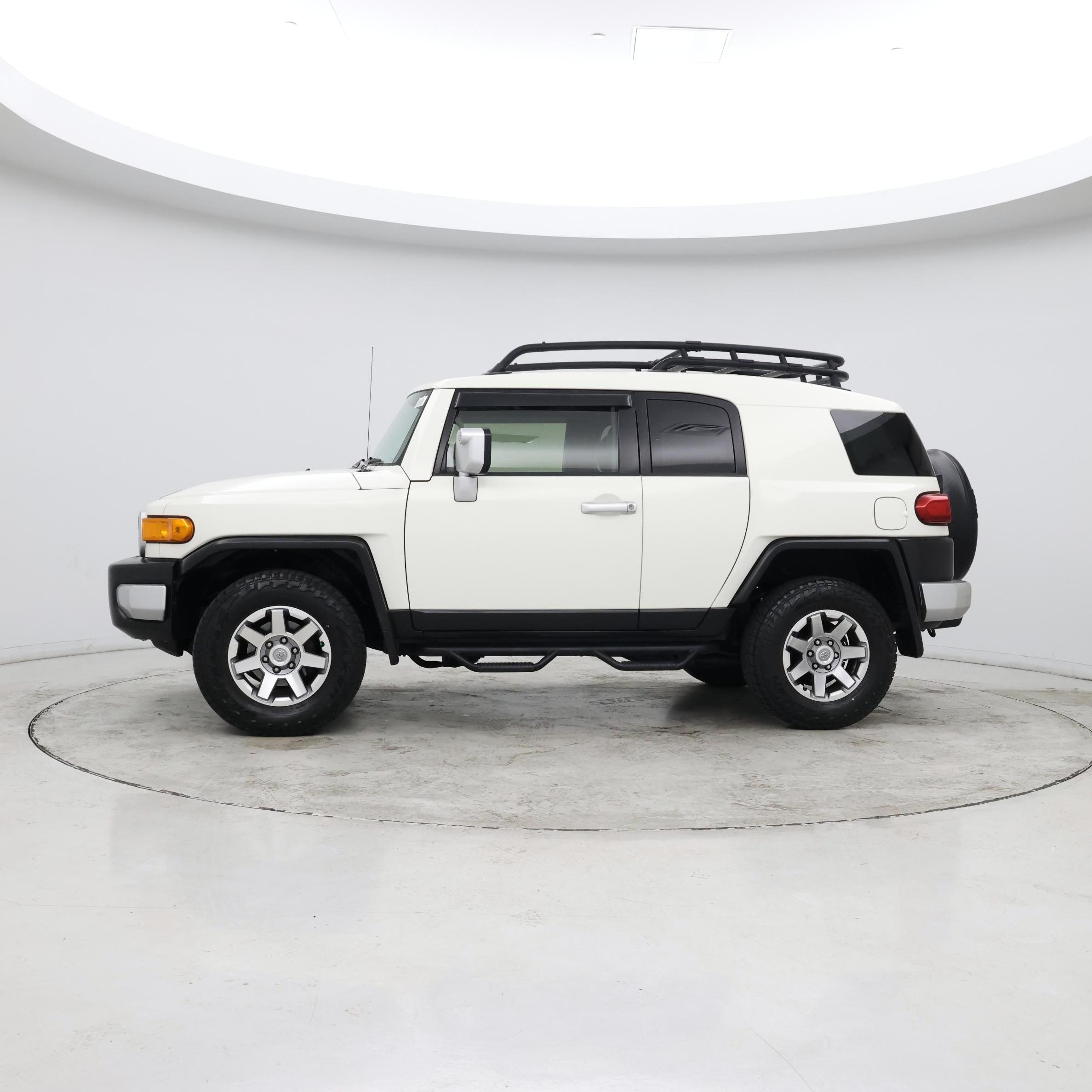 Thumbnail: 2014 Toyota FJ Cruiser - 2