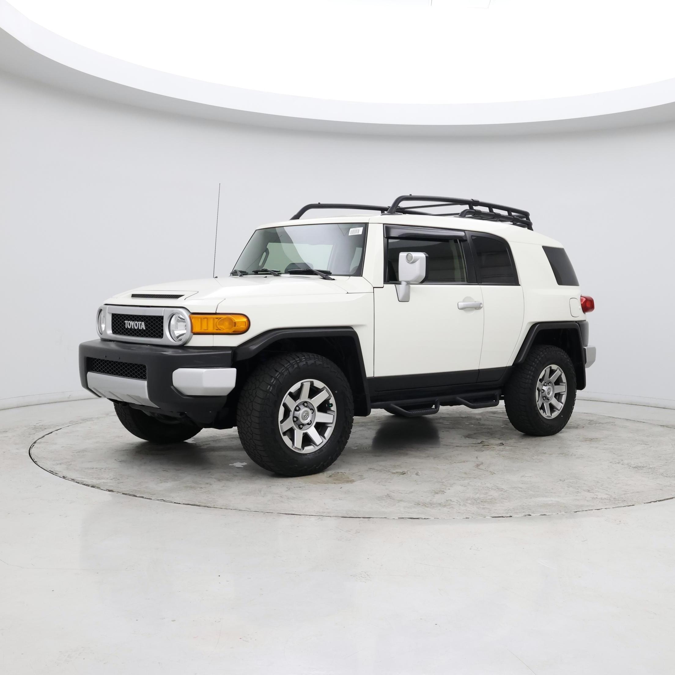 Thumbnail: 2014 Toyota FJ Cruiser - 3