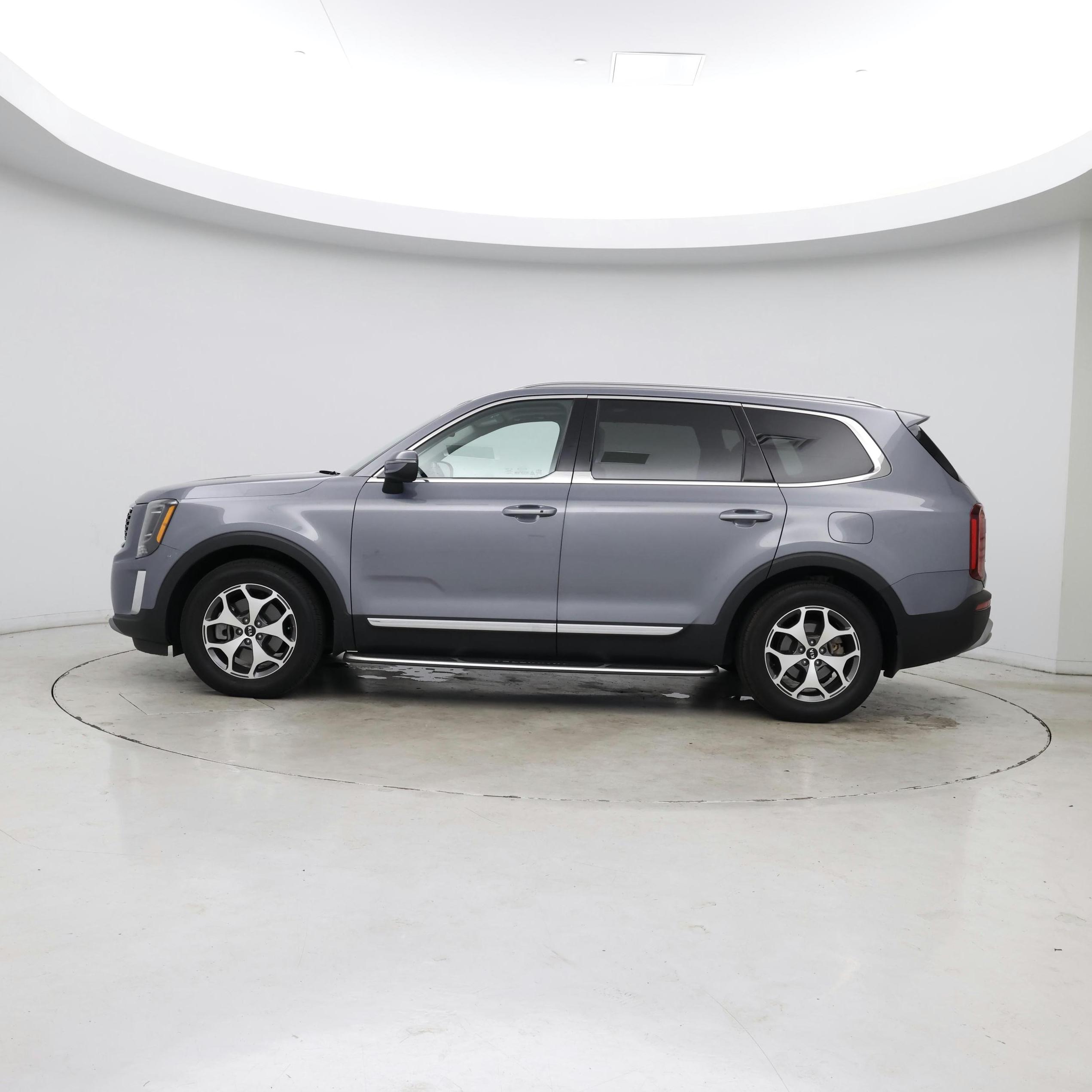Thumbnail: 2020 Kia Telluride - 3