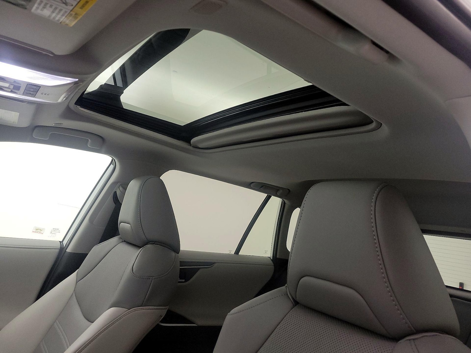 2025 Toyota RAV4 Limited - Photo 20