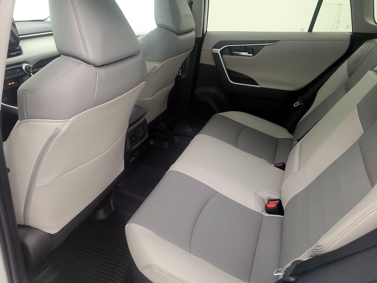 2025 Toyota RAV4 Limited - Photo 21