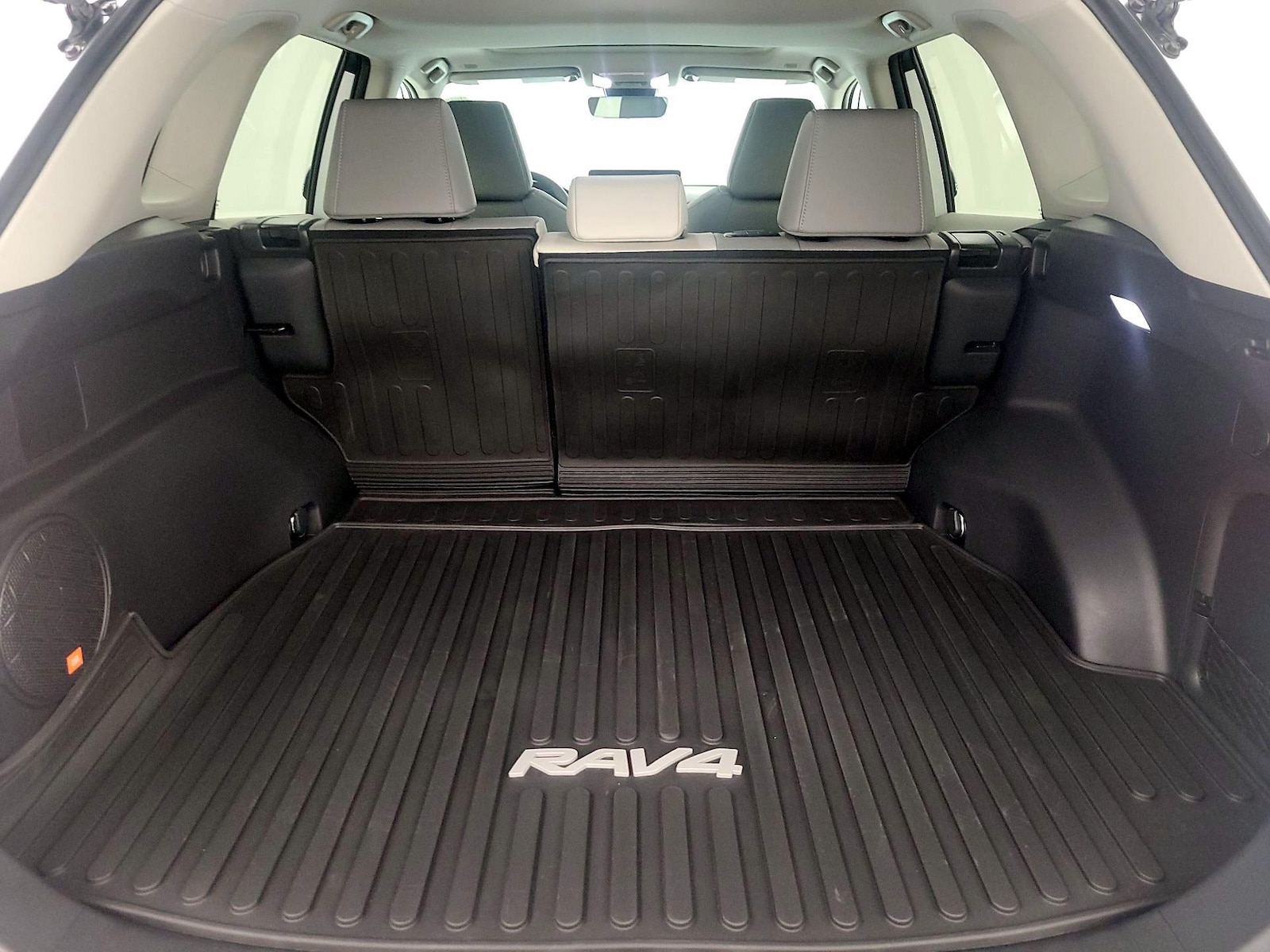 2025 Toyota RAV4 Limited - Photo 22
