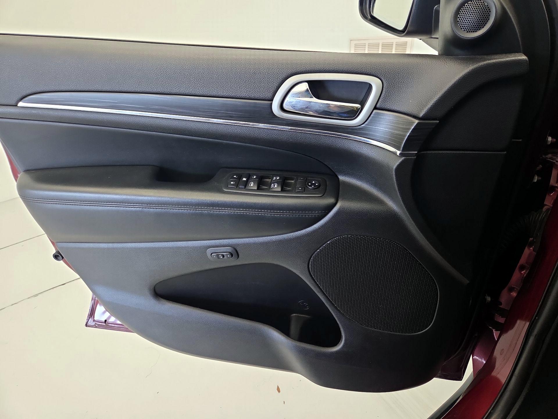 Thumbnail: 2021 Jeep Grand Cherokee - 12